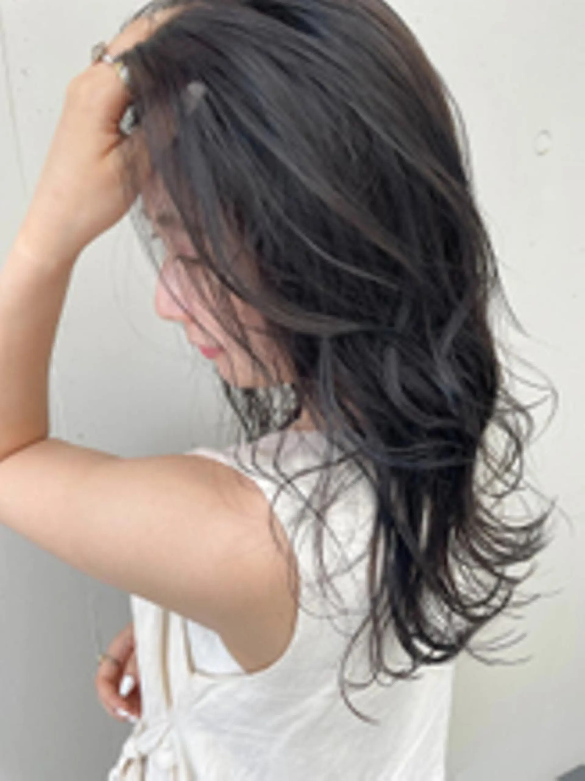 ロング ヘアカラー SiLO 【シロ】のヘアスタイル
