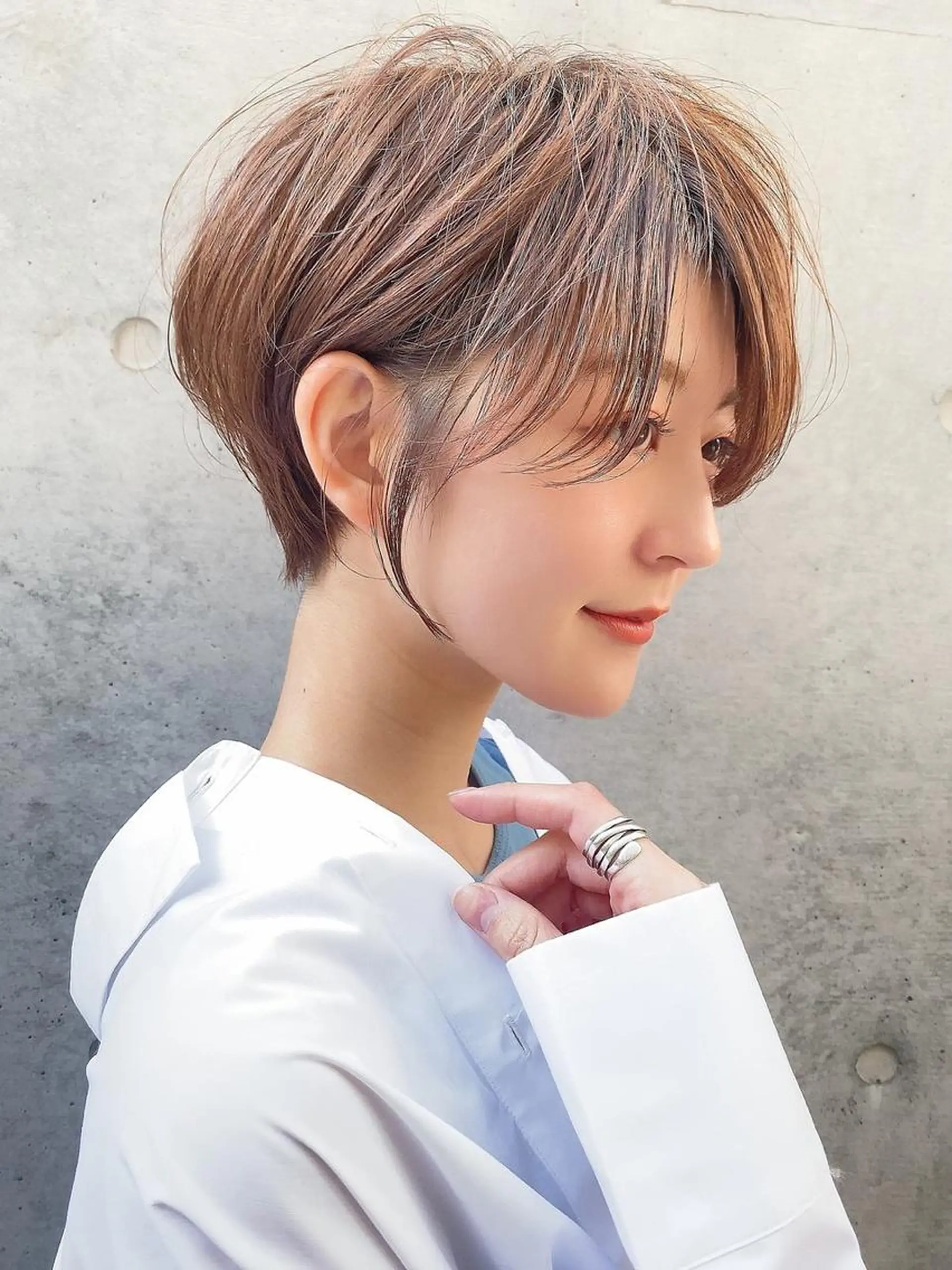 ショート カラー ヘアアレンジ くびれヘア ショートヘア ❣️韓国レイヤー ❣️渡部晃輝のヘアスタイル