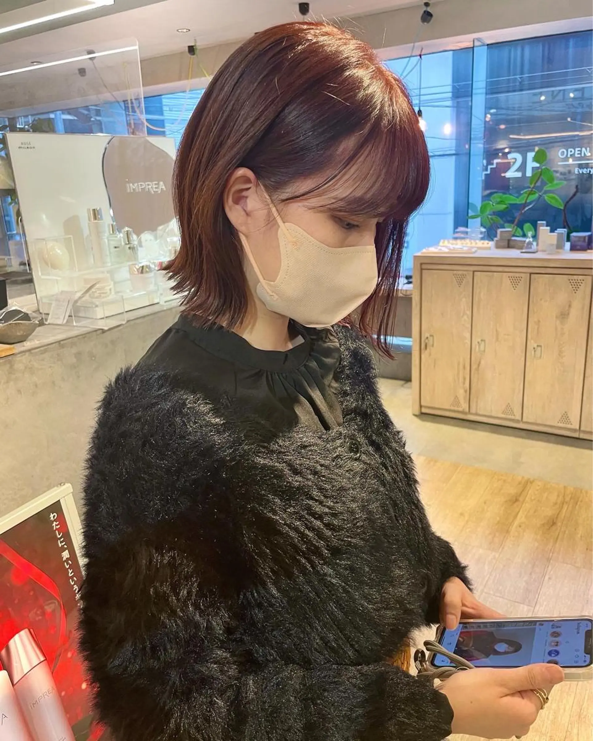 ショート カラー カット ぱつっとボブ 古家 佑真のヘアスタイル