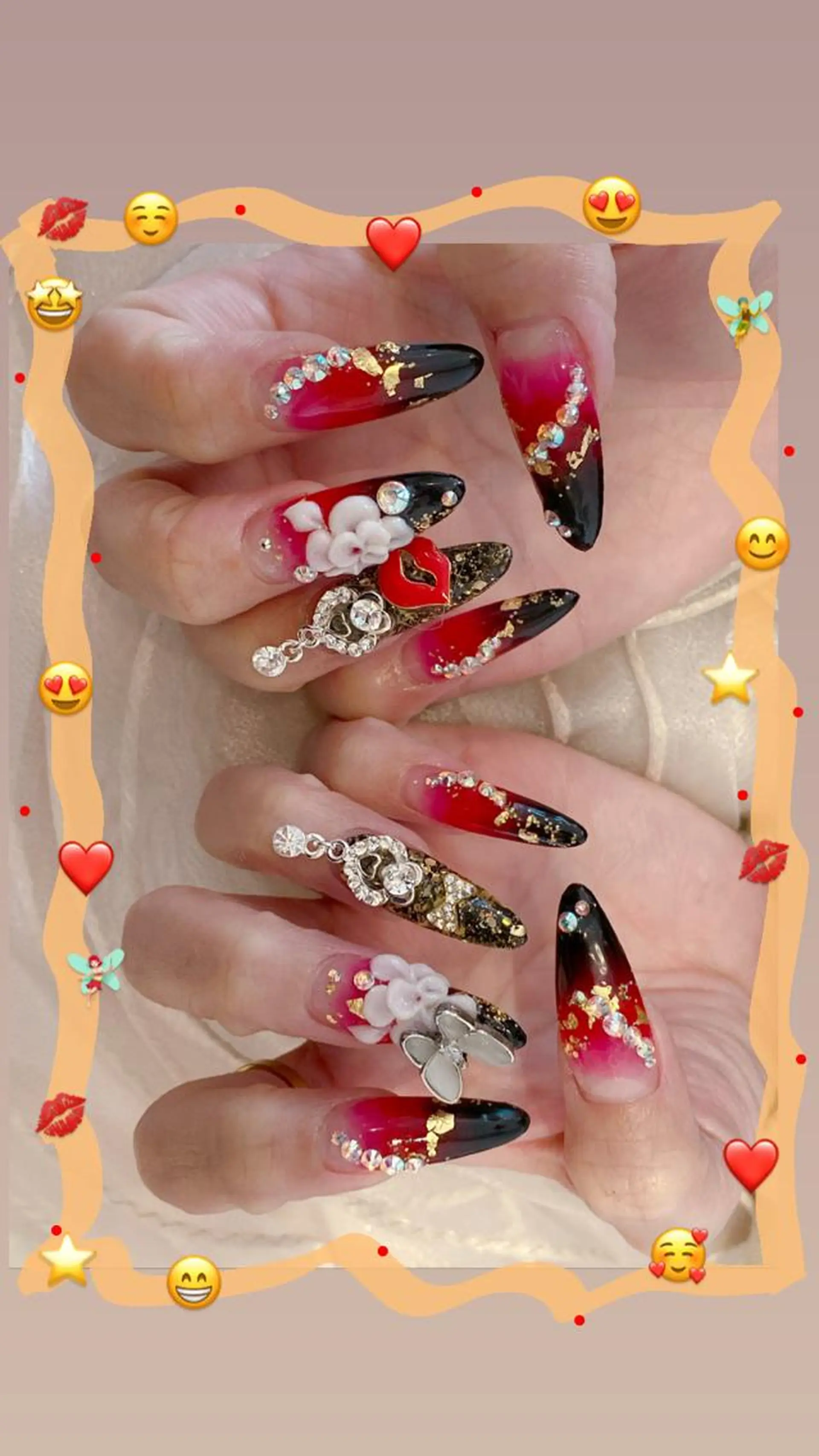 ネイル アートネイル ジェルネイル グラデーション ラメ(グリッター) 赤色 ネイル ティアラのネイルデザイン