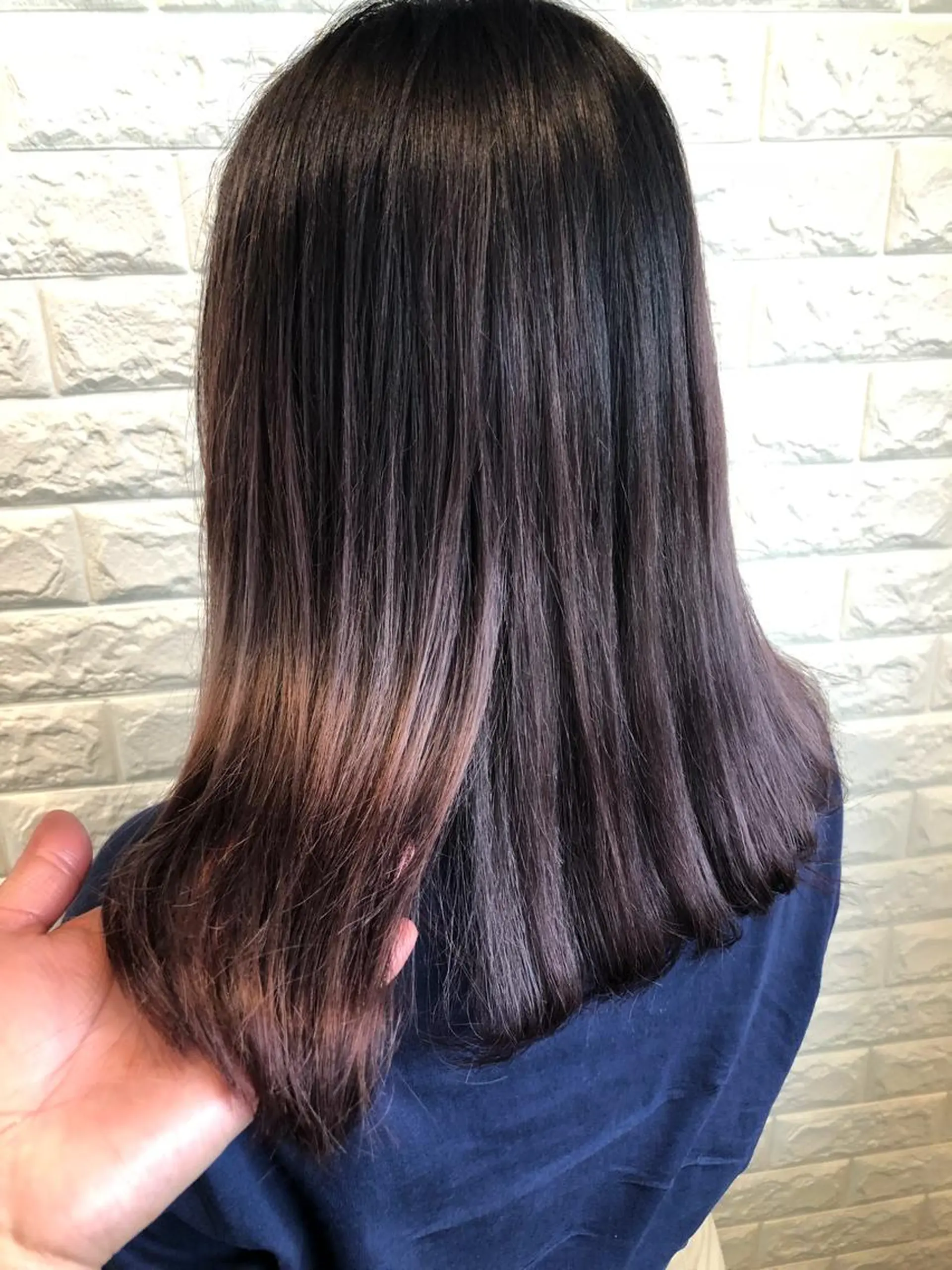 ミディアム カラー バイオレットカラー 西本 夏美のヘアスタイル
