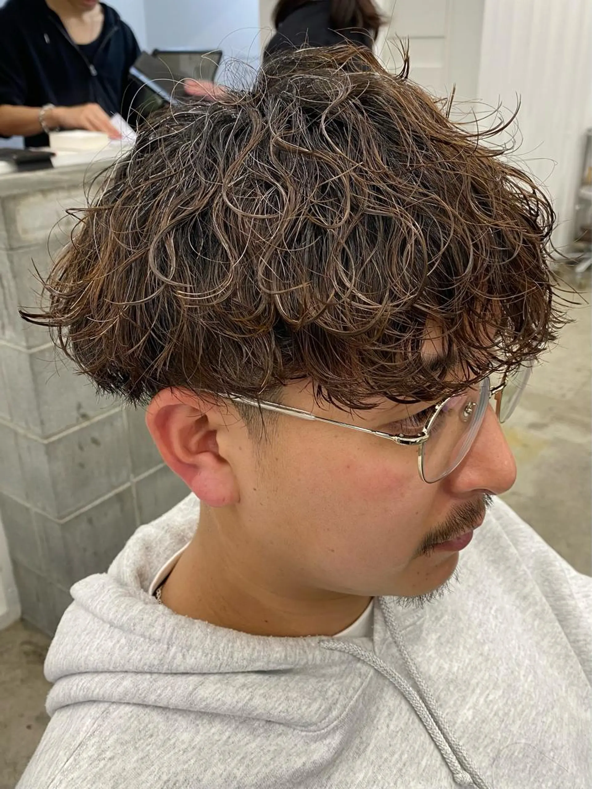 ショート パーマ メンズ メンズパーマ 波巻きパーマ スパイラルパーマ カット パーマ ［似合わせヘア］ ✂︎OGURO✂︎のヘアスタイル