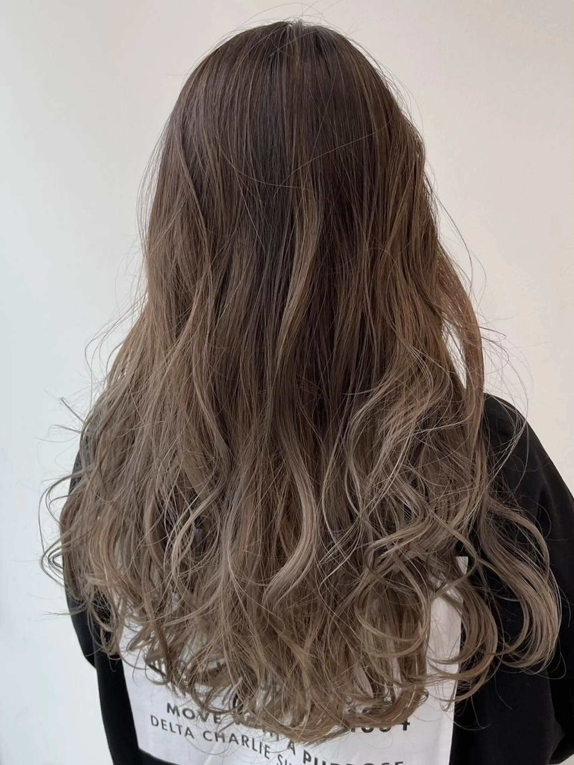 ロング ボブ ハイライト 髪質改善 韓国風ヘア レイヤーカット 【公式】amble luxe 中野のヘアスタイル