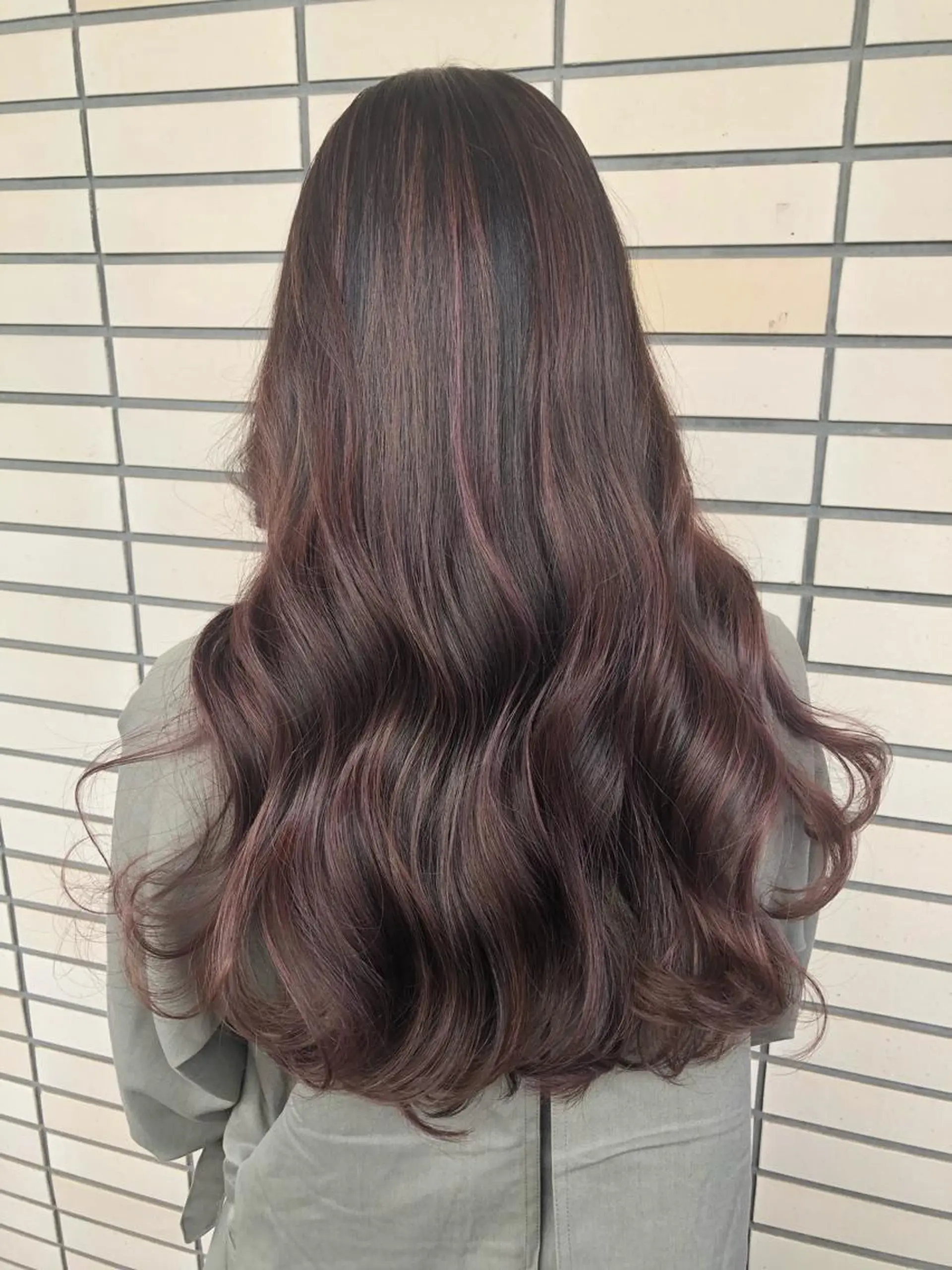 ロング カラー ブラウンカラー ハイライトカラー ピンクカラー ピンクブラウン ハイライト ヘアカラー 2nd所属・🤍2nd🤍田所 美希のヘアスタイル
