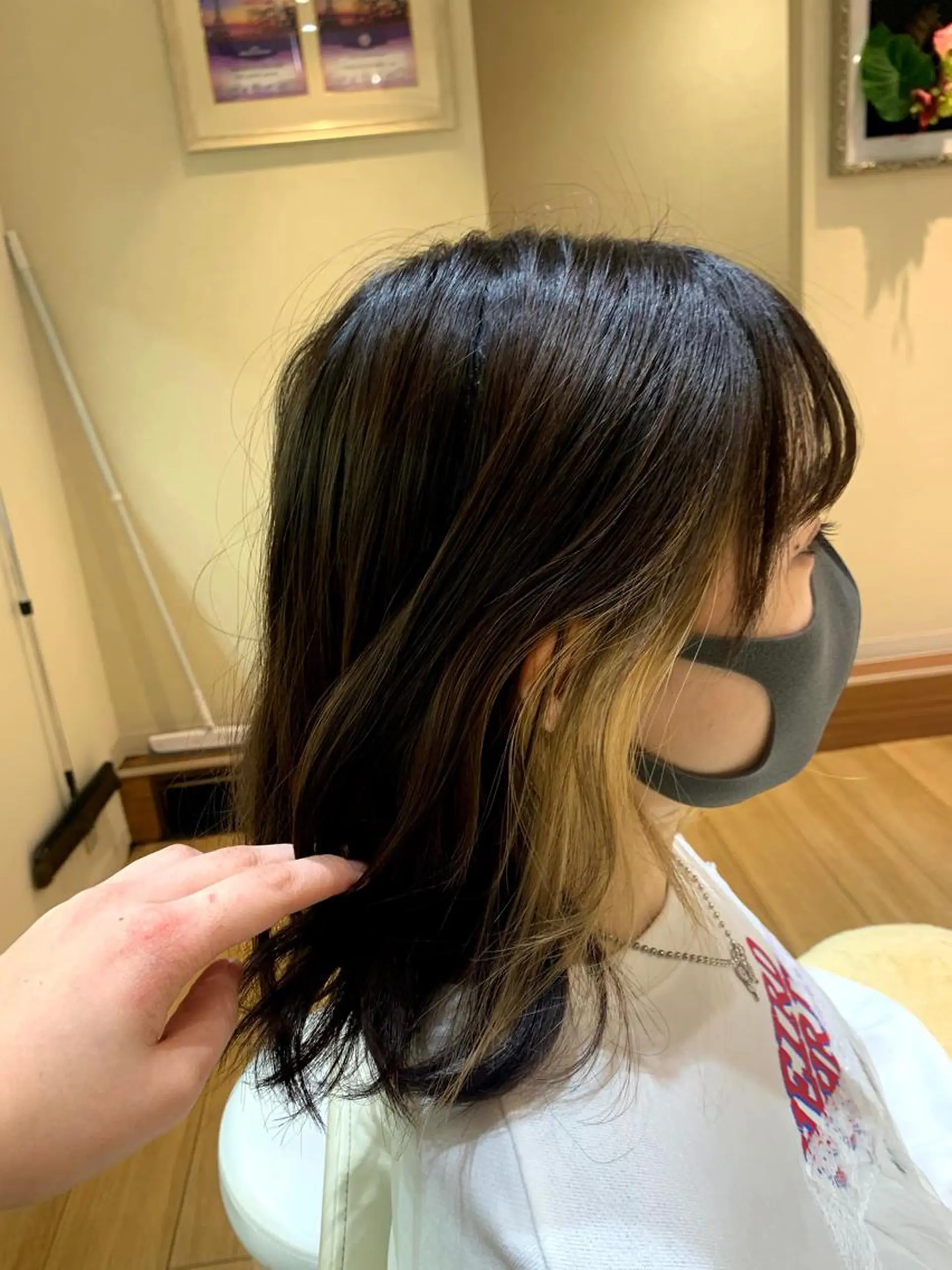 ミディアム カラー イヤリングカラー ヘアカラー 全国1位🥇世界5位 小野田　礼花のヘアスタイル