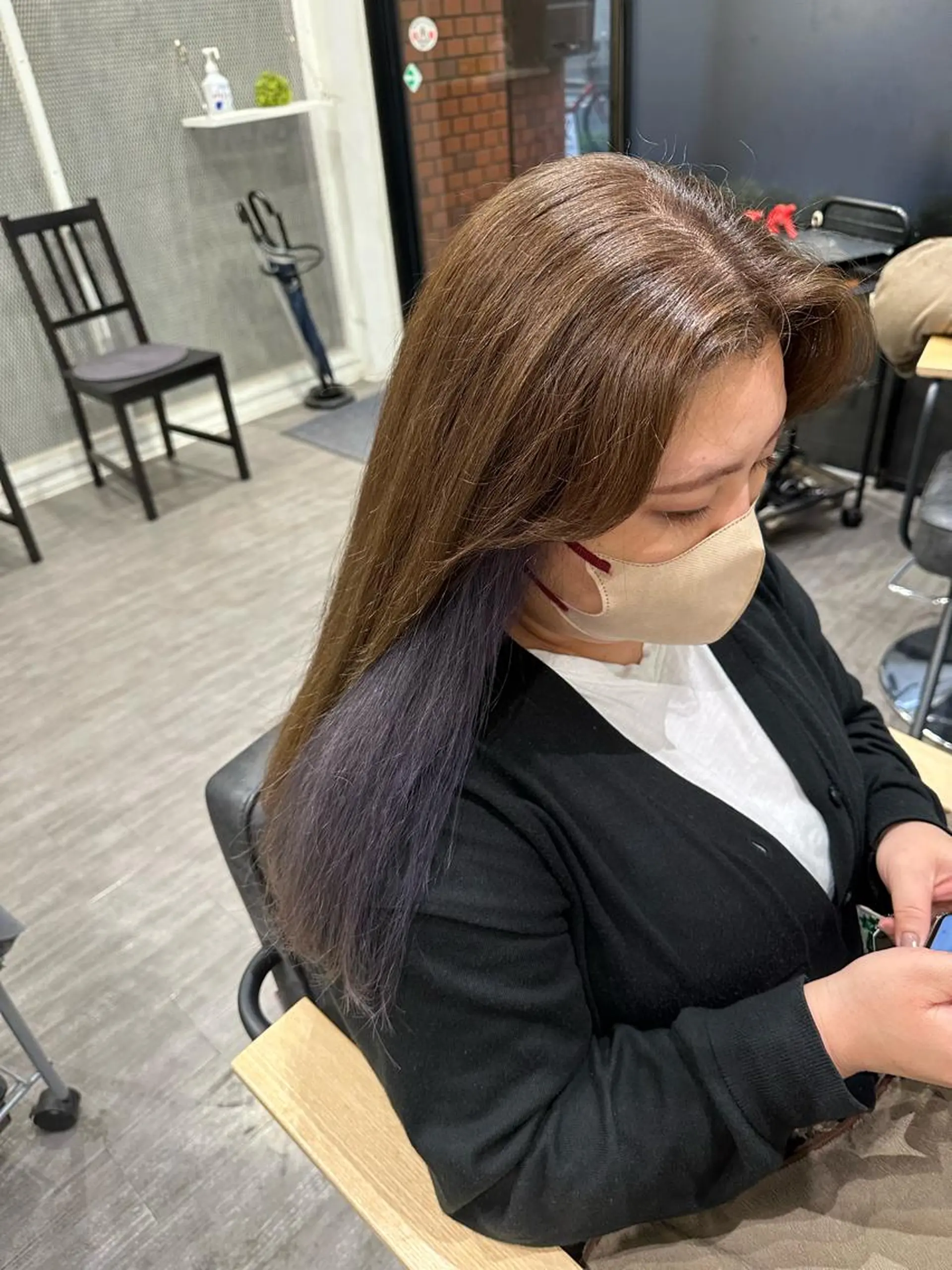 ロング カラー ブリーチ ラベンダーカラー ラベンダーグレー カット ヘアカラー トリートメント 上田 紗也のヘアスタイル