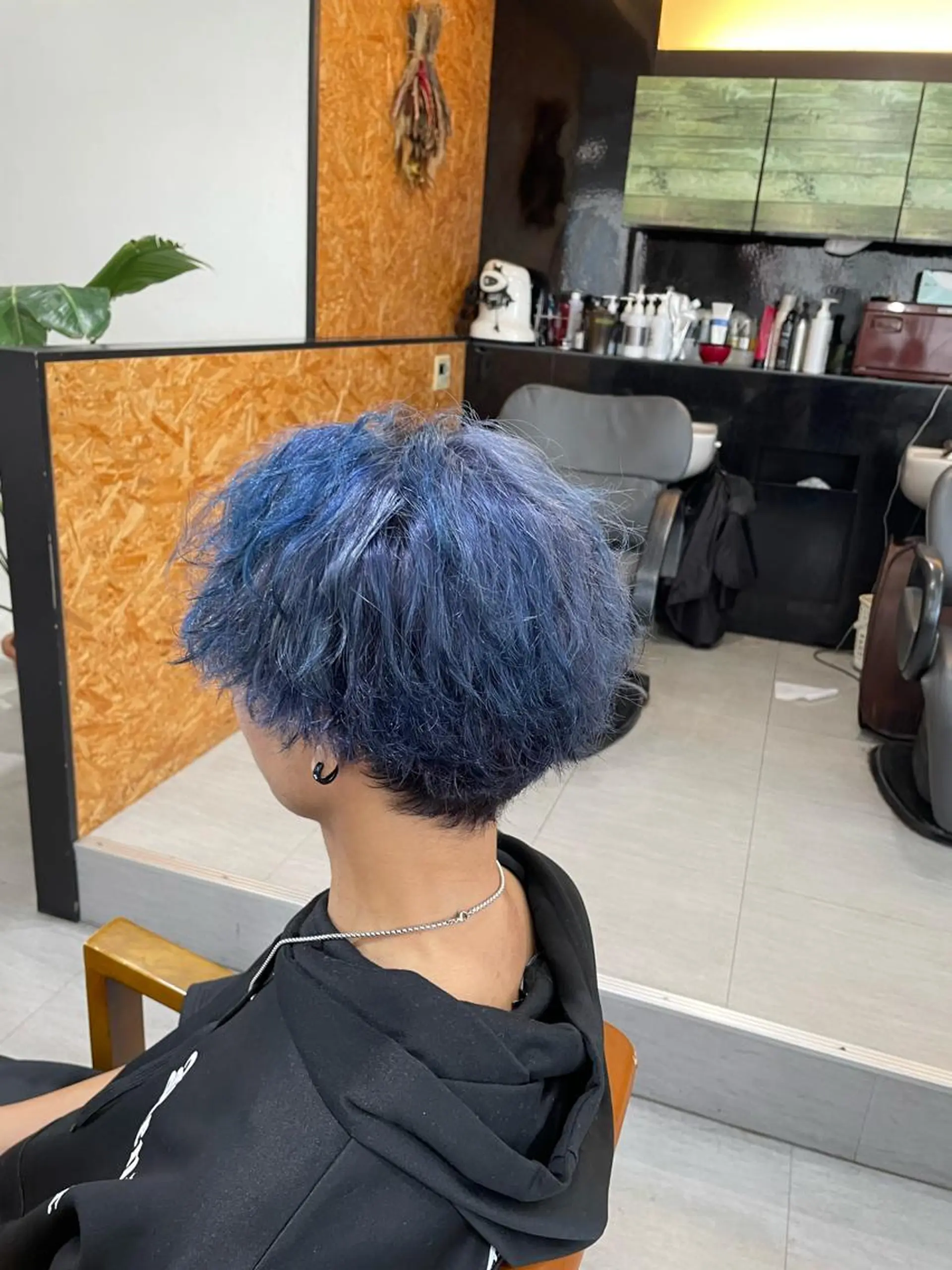 ショート メンズ メンズブリーチ メンズハイライト アッシュ ハイライト ヘアカラー かんばら りょーいのヘアスタイル