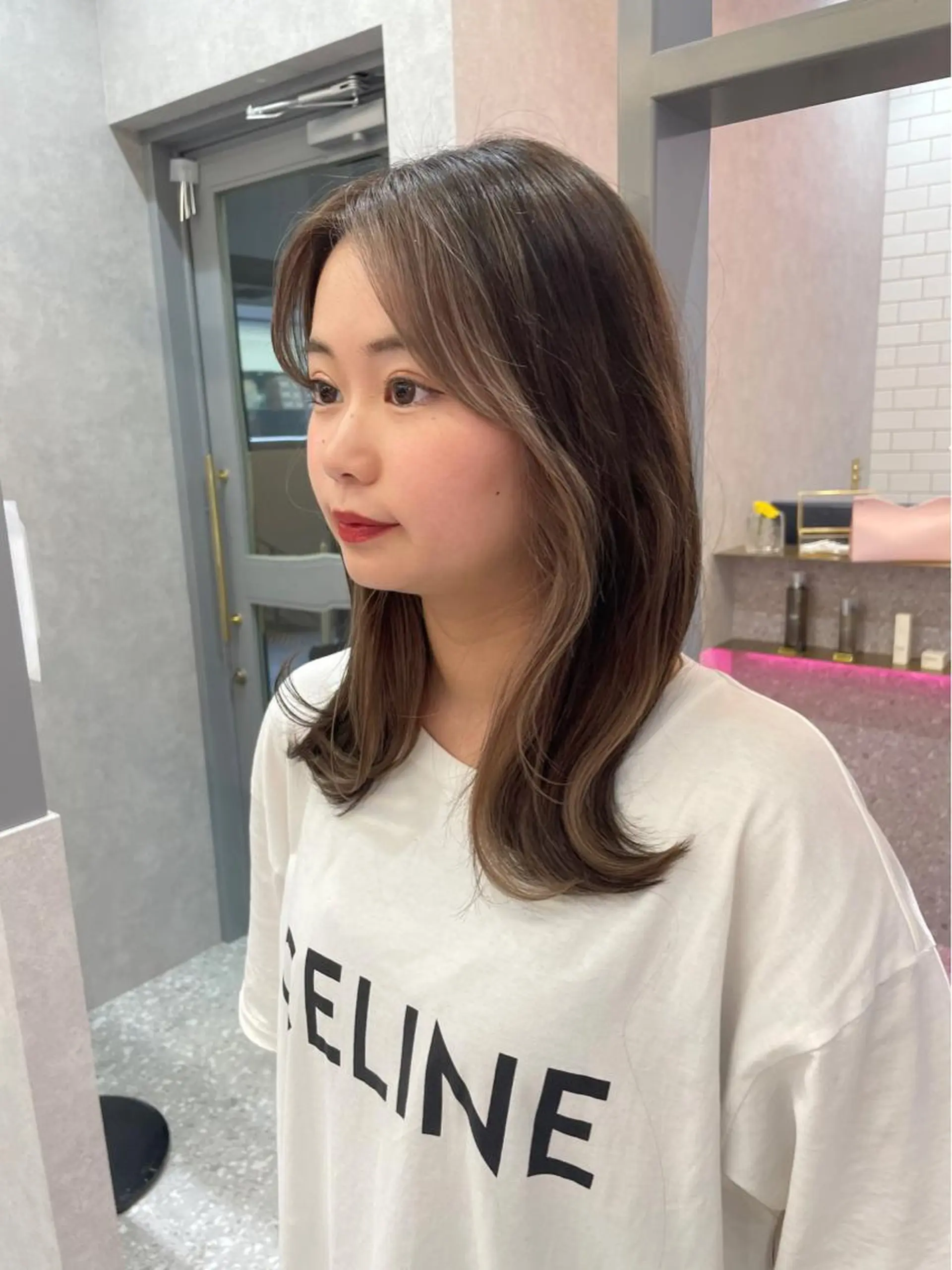 ミディアム ミストバング Lond  lea 🦋ayana🦋のヘアスタイル