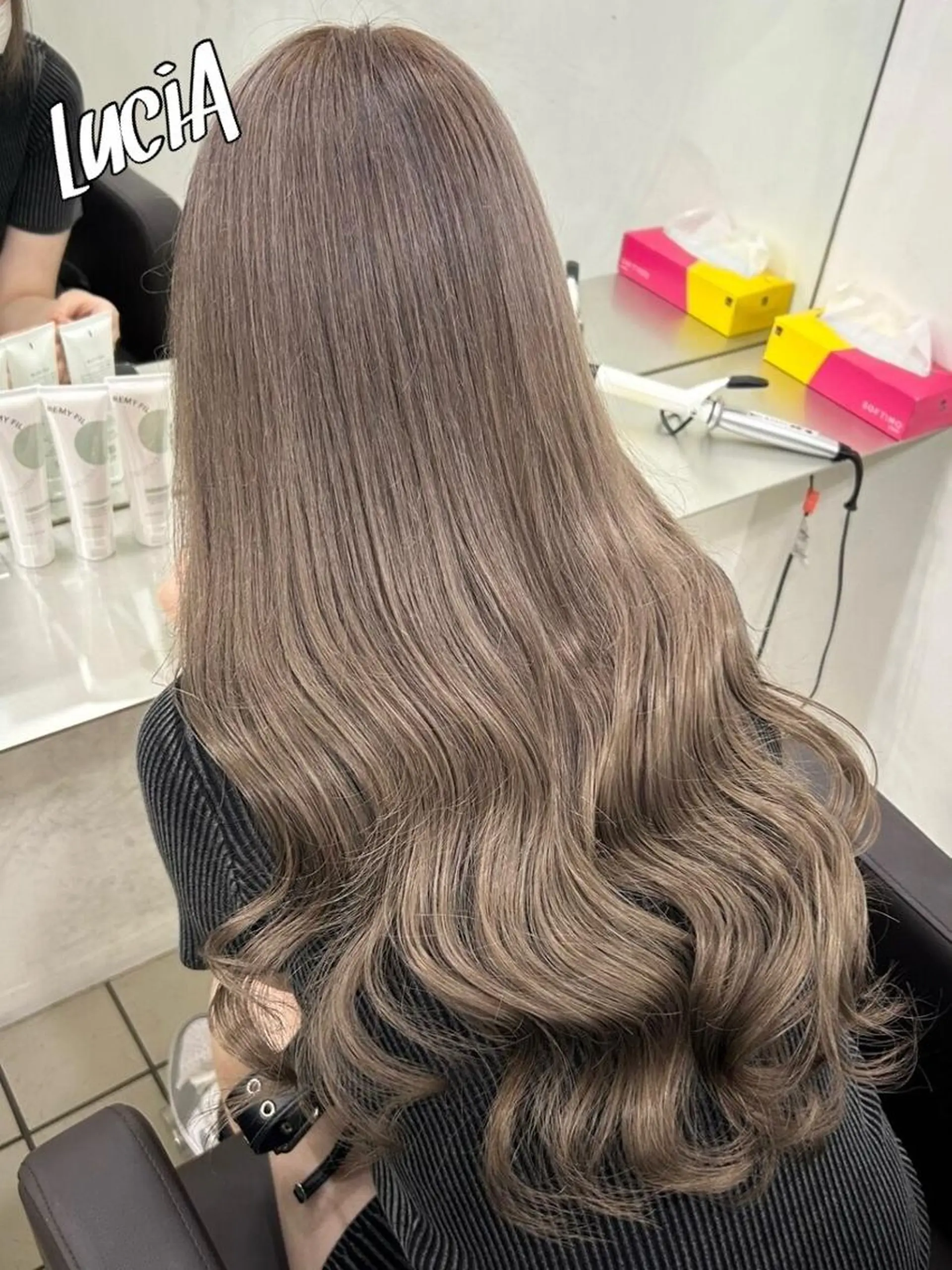 ロング カラー ヘアアレンジ ブリーチ エクステ エクステ LuciA\5900のヘアスタイル