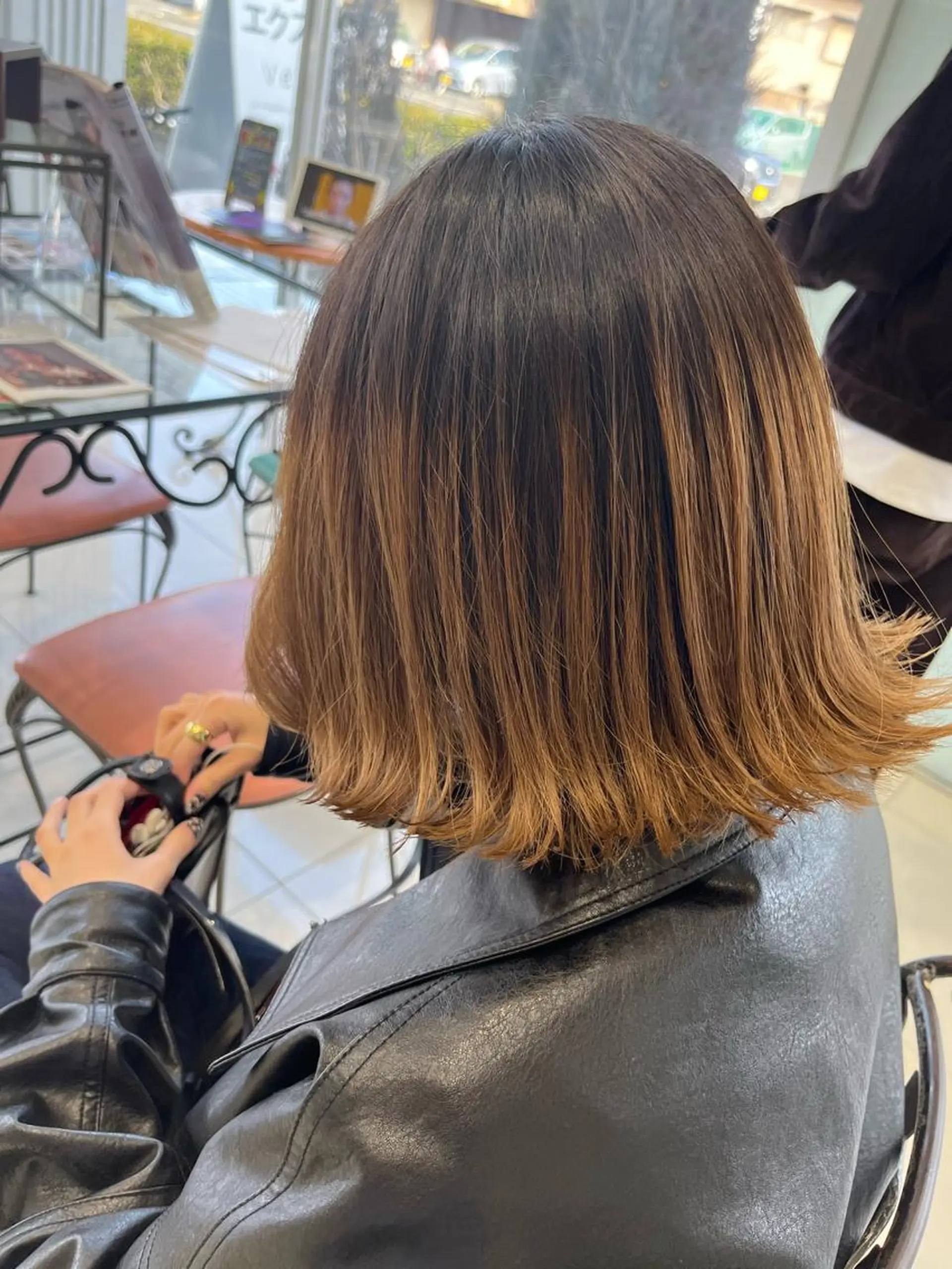 ミディアム ボブ 外ハネヘア カット ヘアカラー トリートメント 下四日市 翠のヘアスタイル