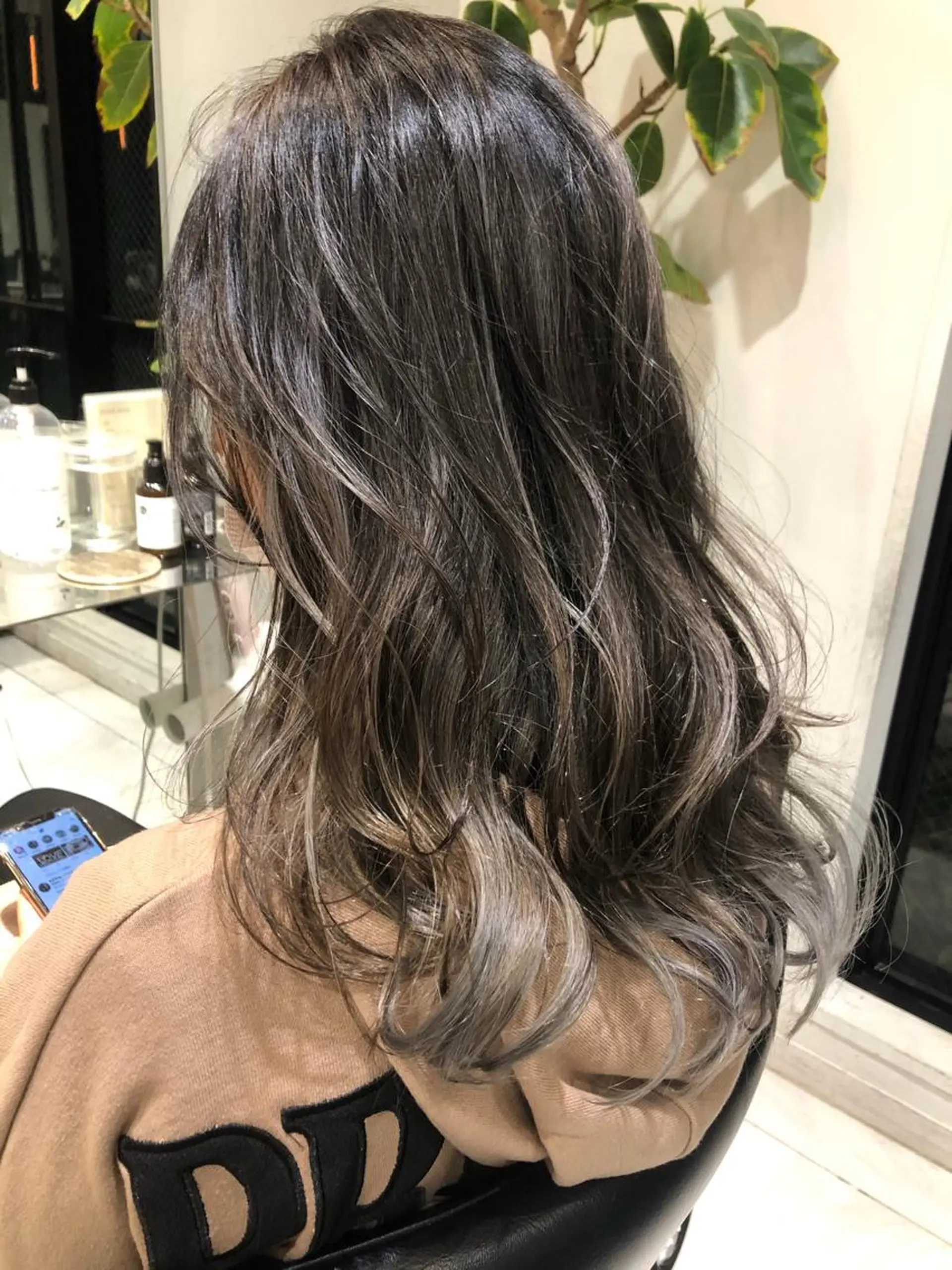 ロング カラー バレイヤージュ ハイライトカラー ハイライト レイヤーカット ミヤギ リュウキのヘアスタイル