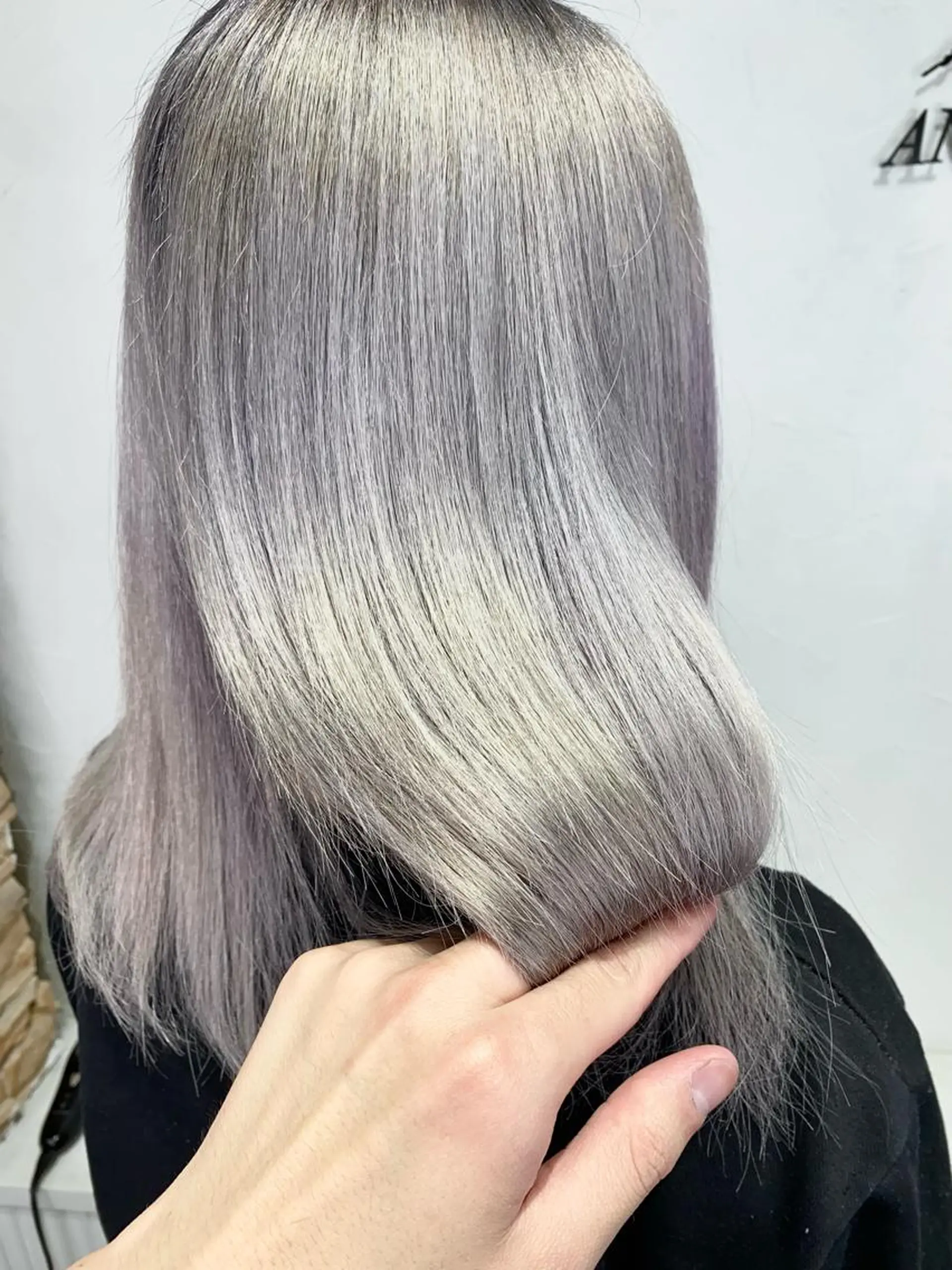 ミディアム カラー ブリーチ シルバー カット ヘアカラー ✨デザインカラー✨ ✂️kouki✂️のヘアスタイル