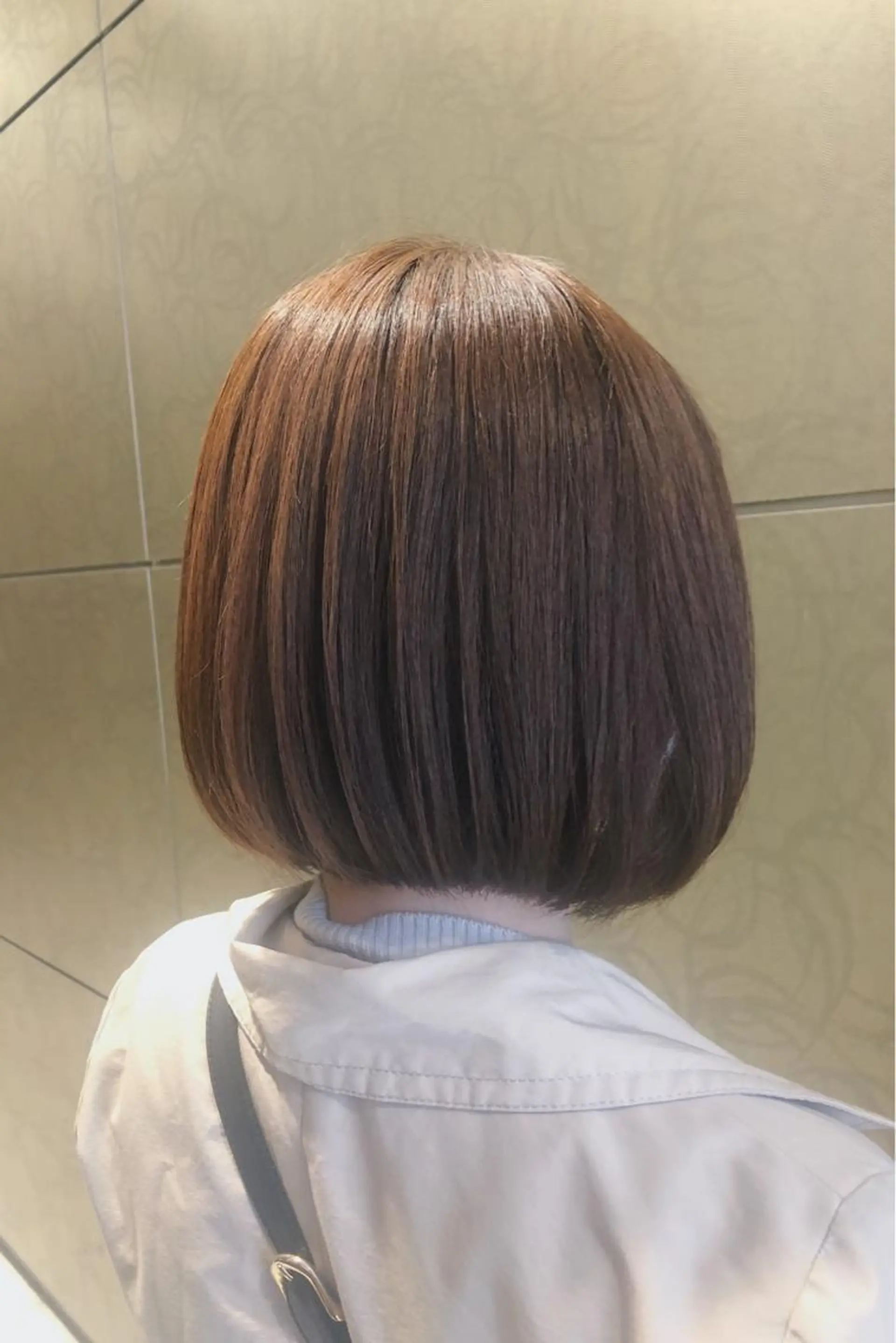 ショート カラー 前下がりボブ ボブ 佐々木 シホミのヘアスタイル