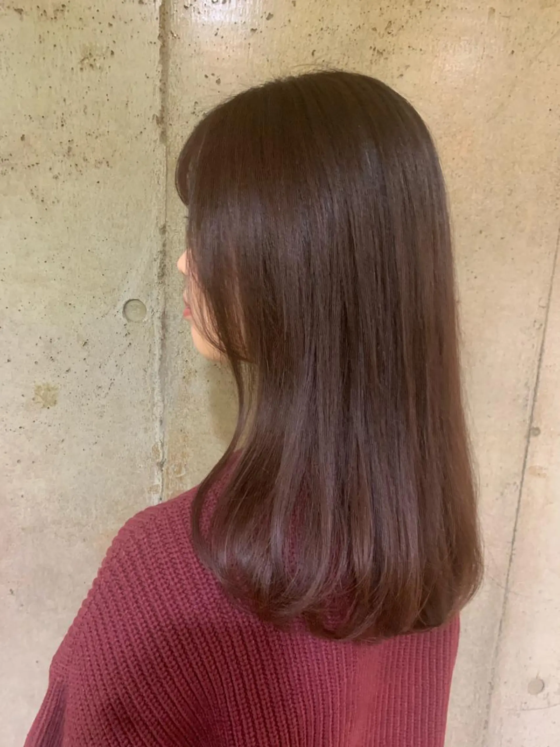 セミロング カラー ピンクカラー バイオレットカラー 井上 佳奈のヘアスタイル