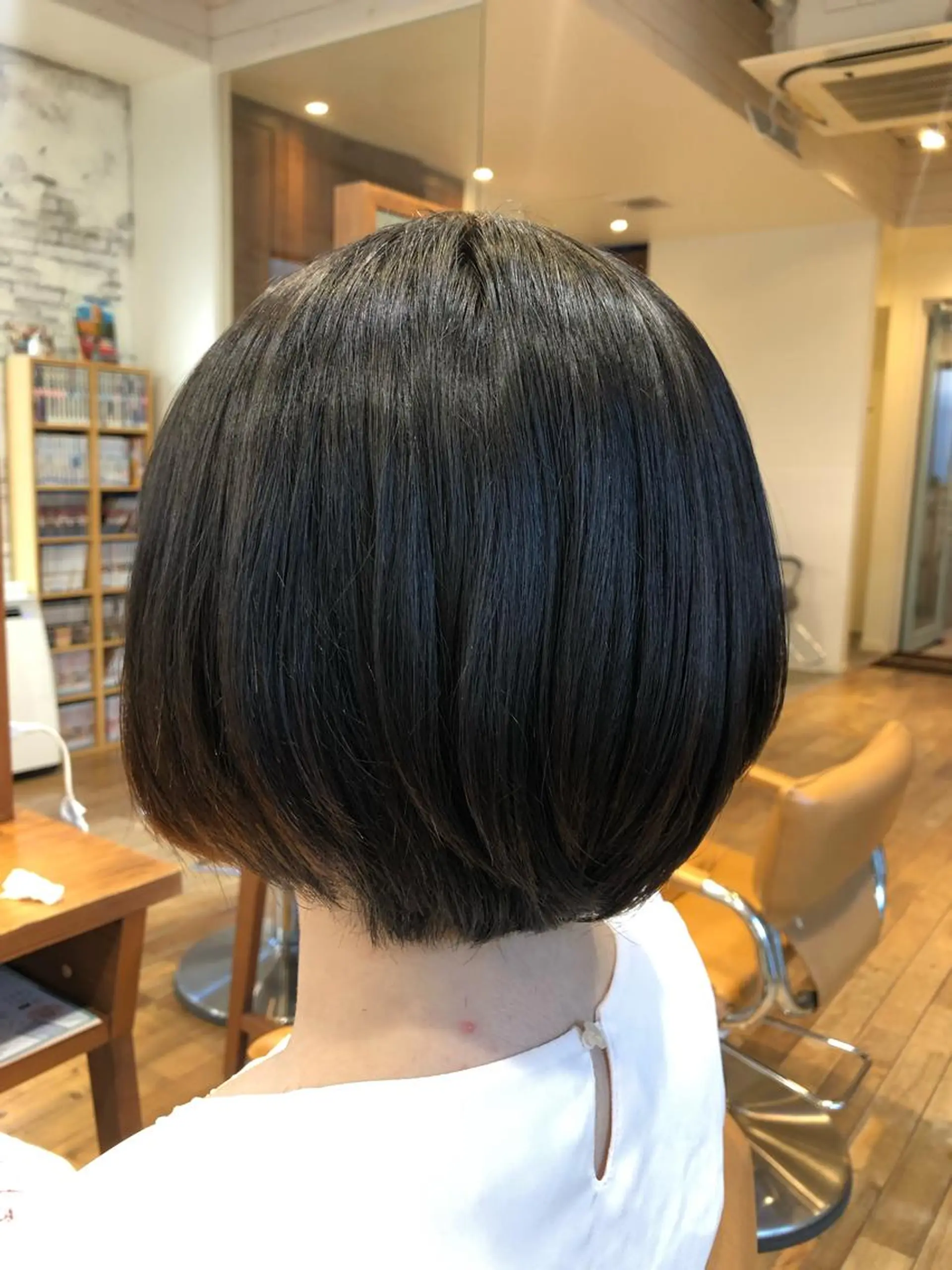 ミディアム カット 山本　恵 (やまもと  けい)のヘアスタイル