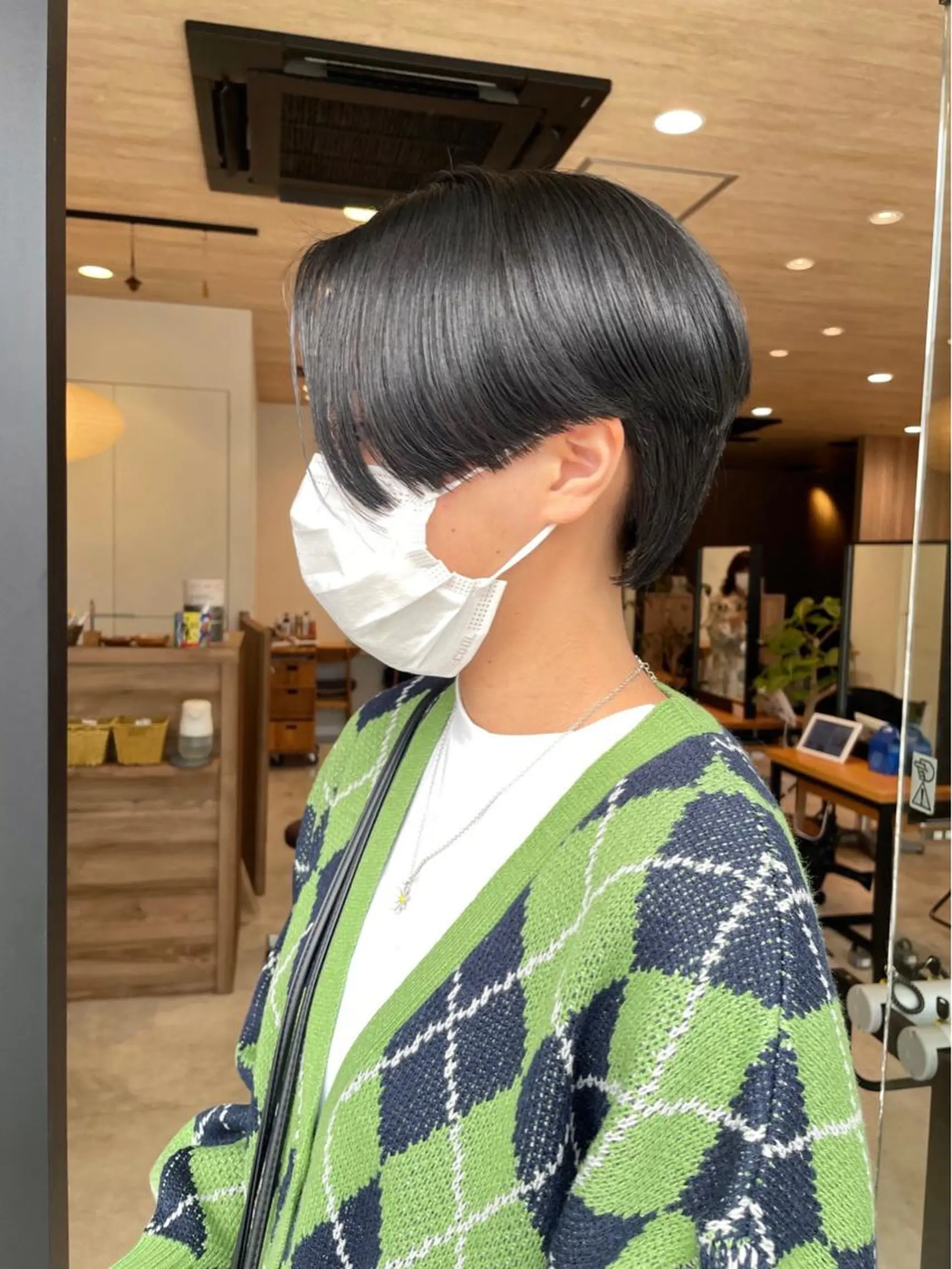 ショート カラー シルバー Oasisgarden所属・レイヤー/ブリーチ MOMOのヘアスタイル