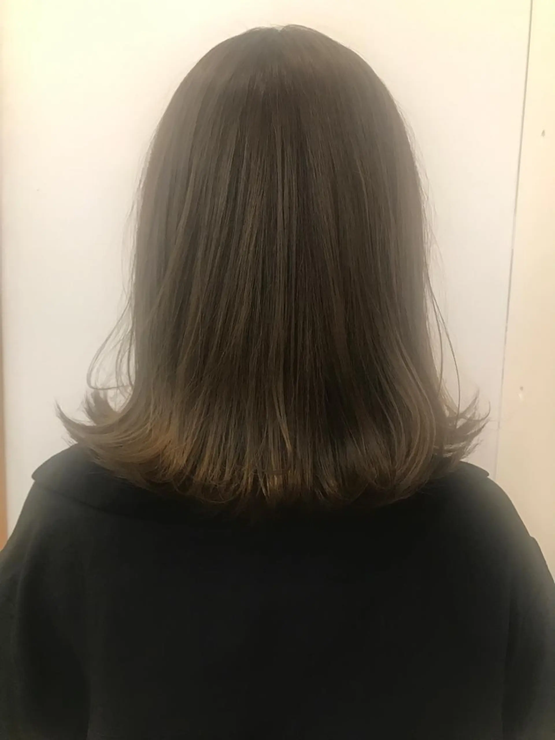 ミディアム 外ハネヘア chama レイヤーカットのヘアスタイル