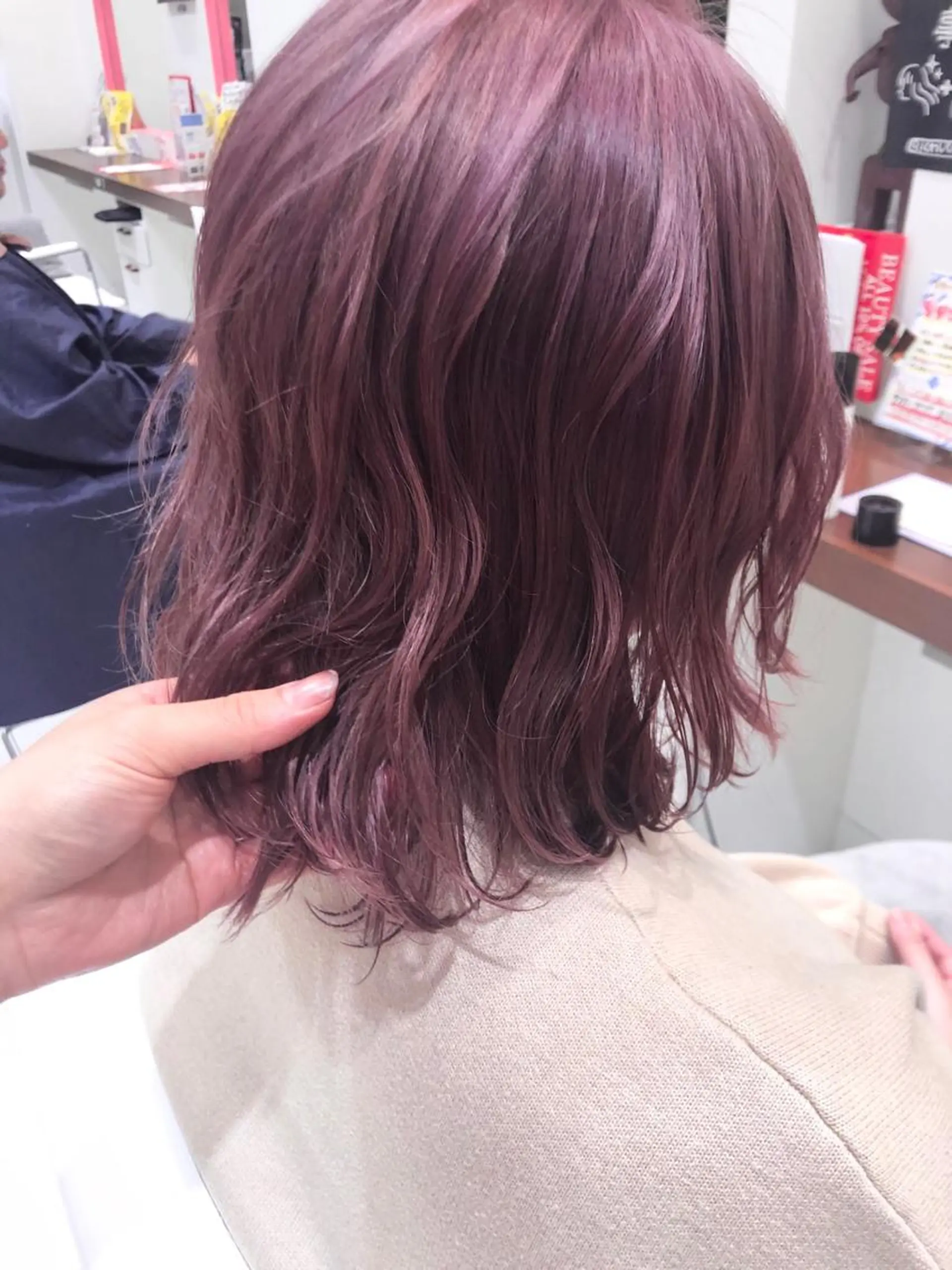 ミディアム カラー ブリーチ HOLON池袋所属・ウルフカット ハッシュカット/七海のヘアスタイル