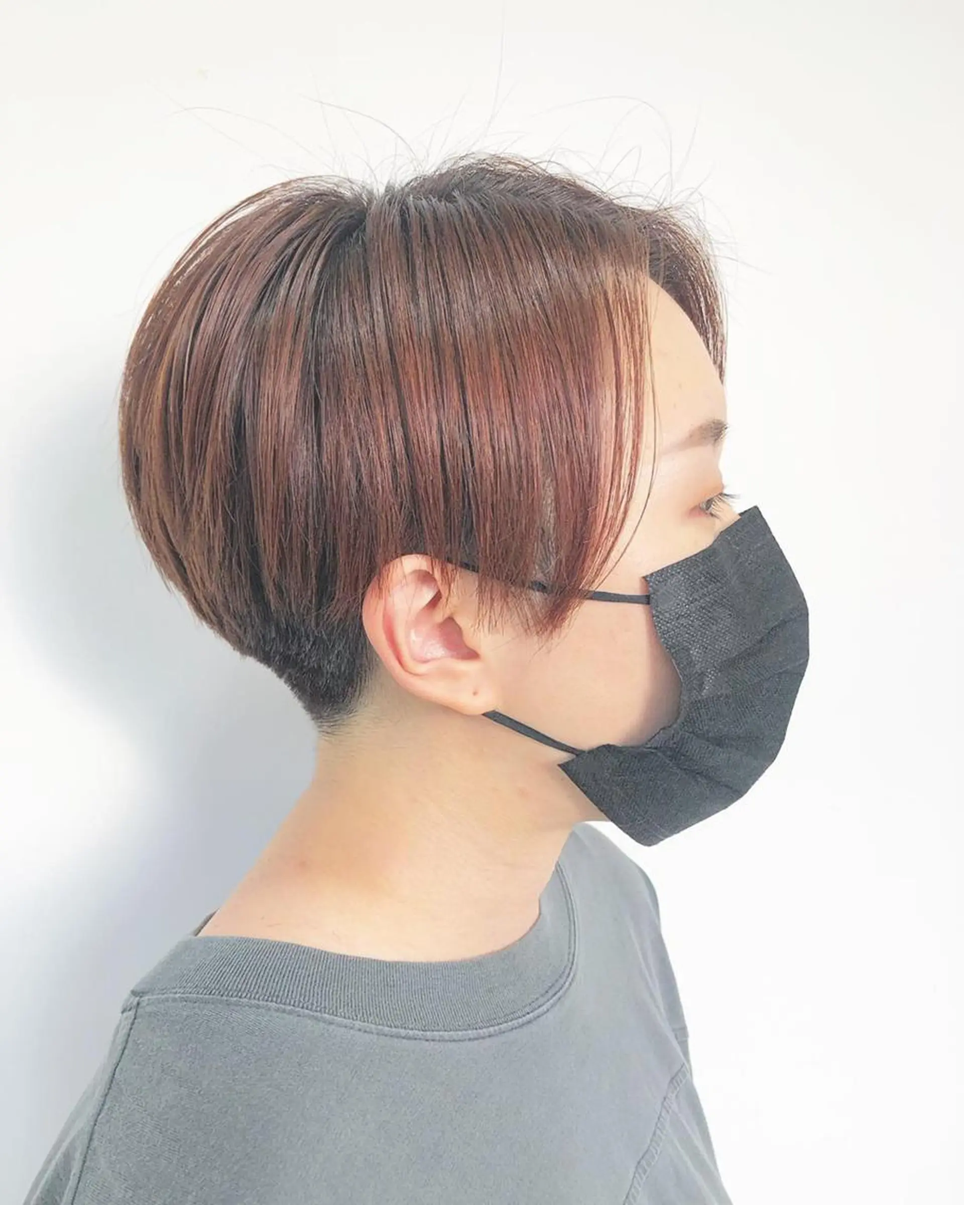 ショート カラー ショートボブ ハンサムショート ボブ くびれヘア くせ毛 favorite b Charmeのヘアスタイル