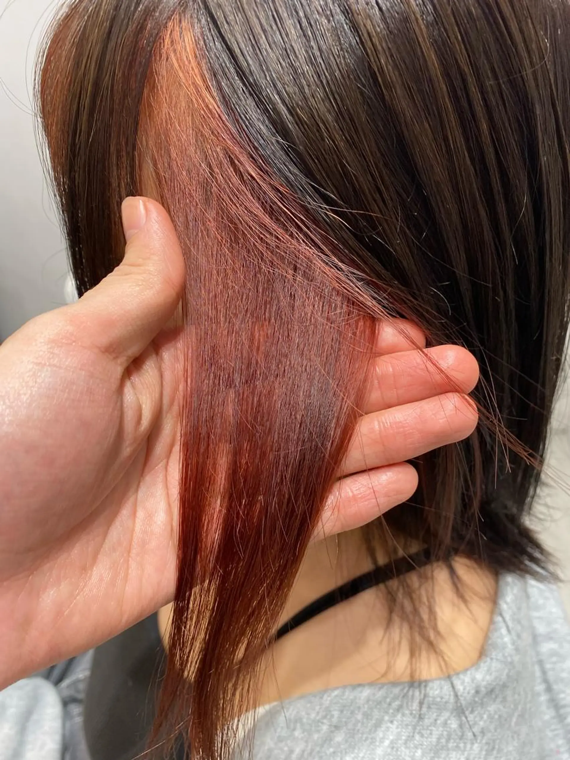 ミディアム カラー ピンクカラー レッドカラー 山﨑 燦人のヘアスタイル
