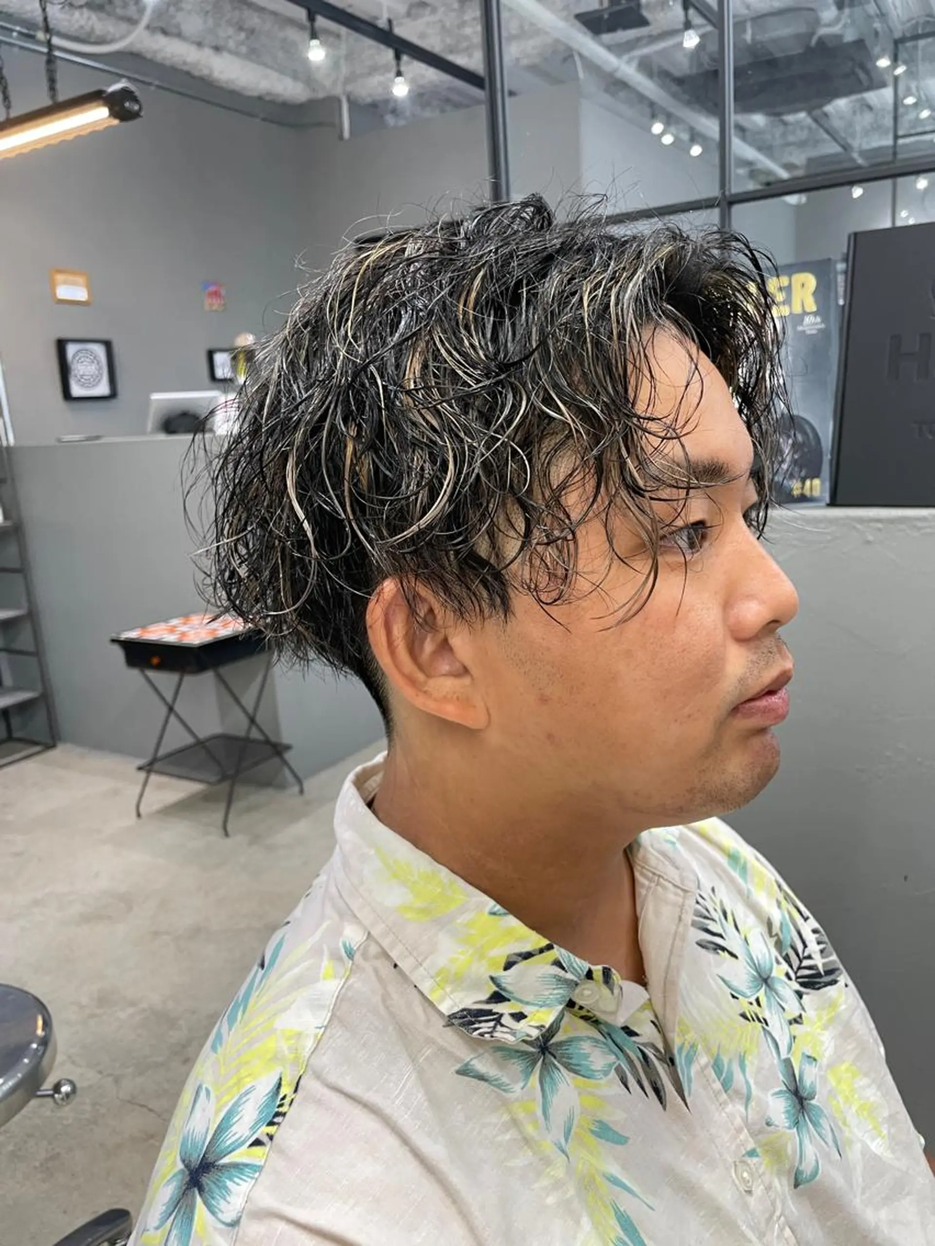パーマ メンズ カット ヘアカラー メンズ専門サロン wokeのヘアスタイル