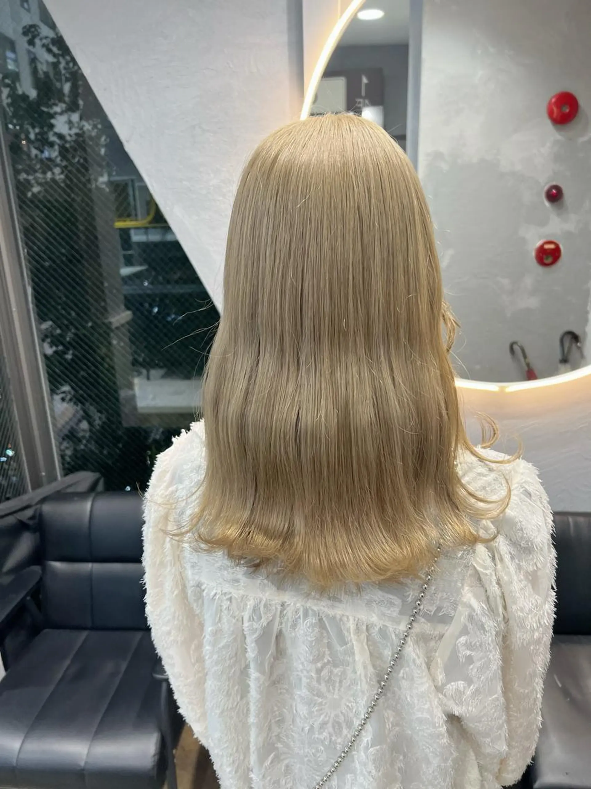 ロング ヘアカラー maya レイヤーカットのヘアスタイル