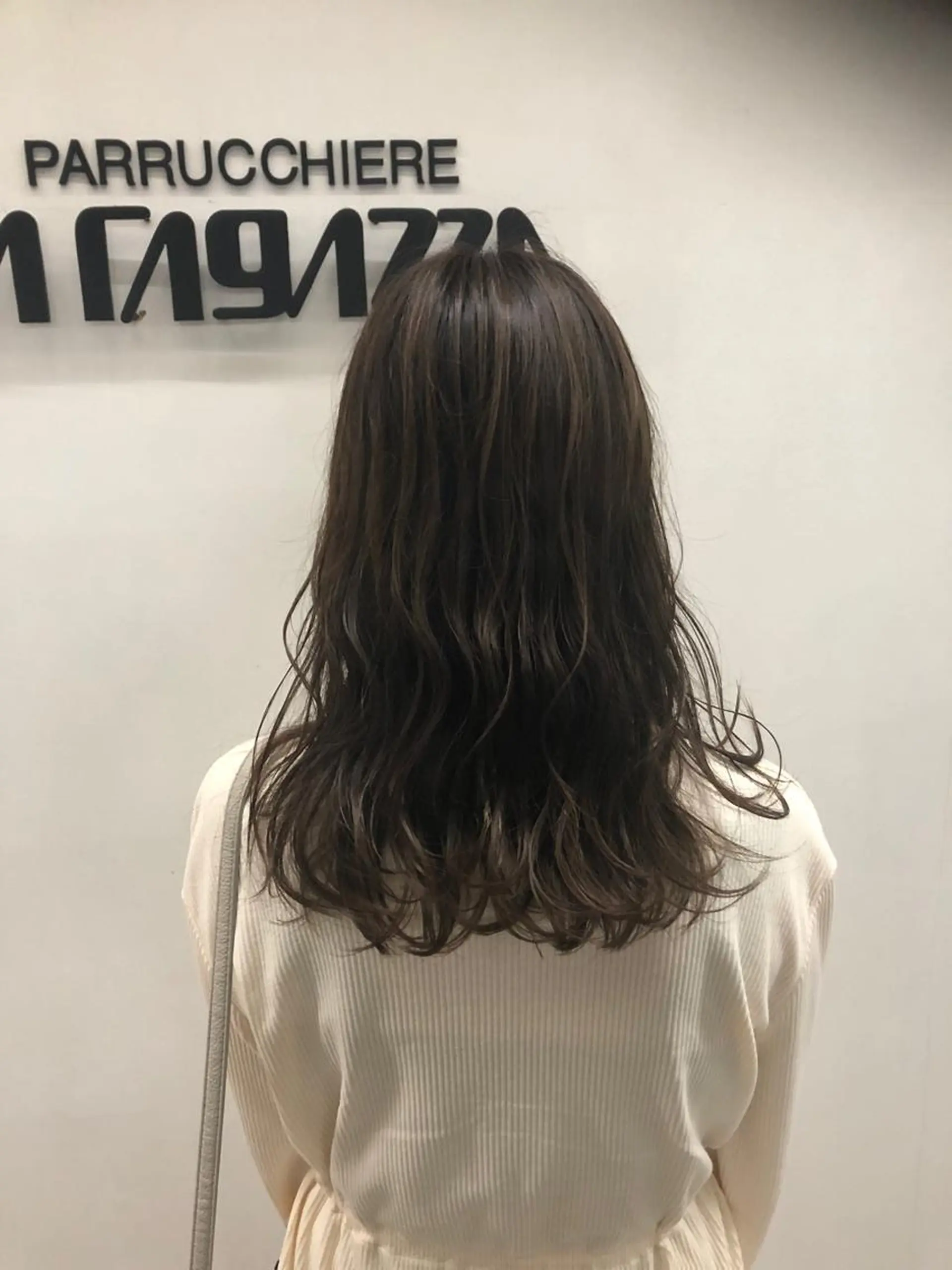 セミロング カラー グレージュ カット ヘアカラー シェアサロン　シエナ所属・東條 克義のヘアスタイル