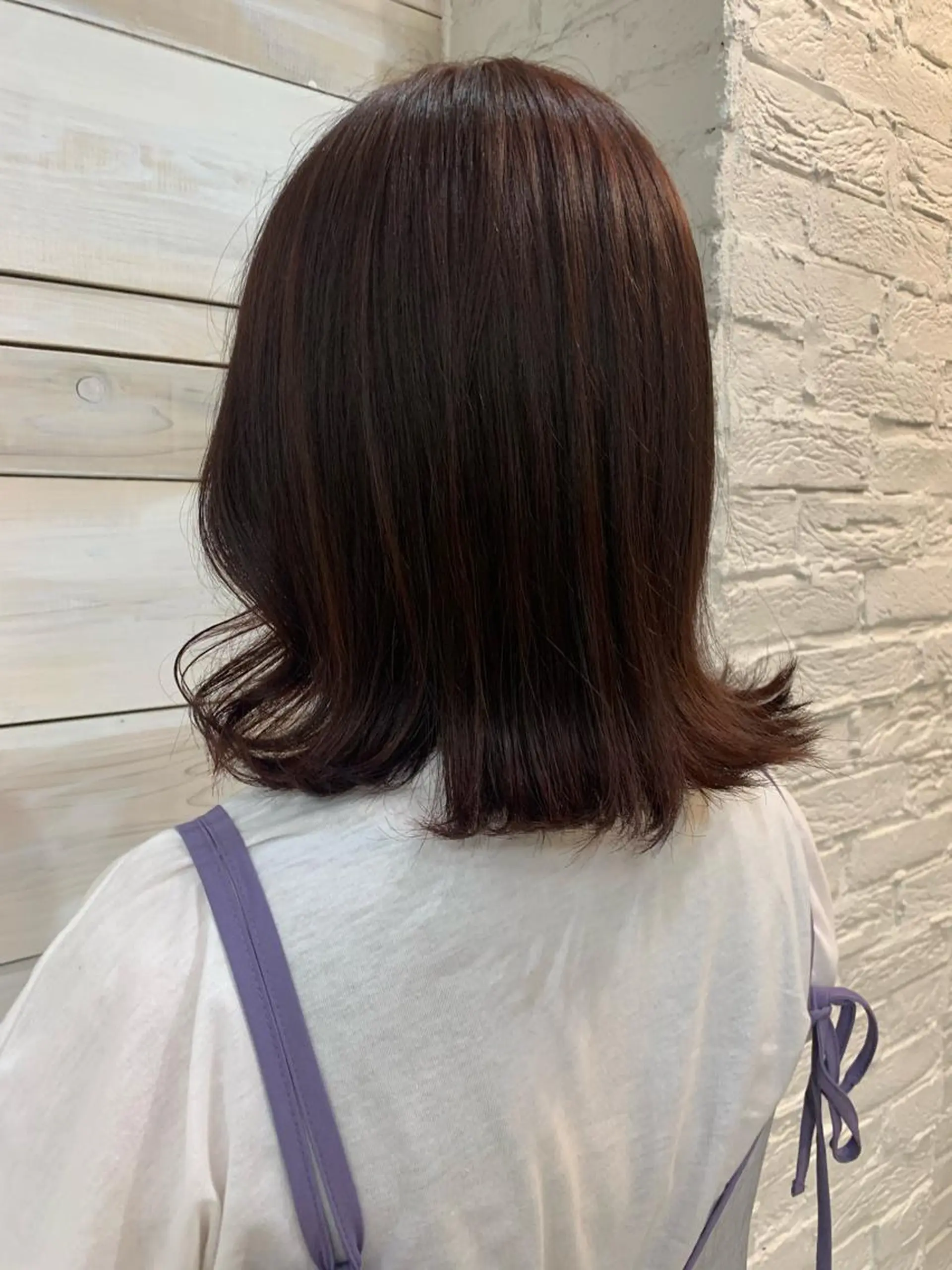 ミディアム カラー 横山 真結のヘアスタイル