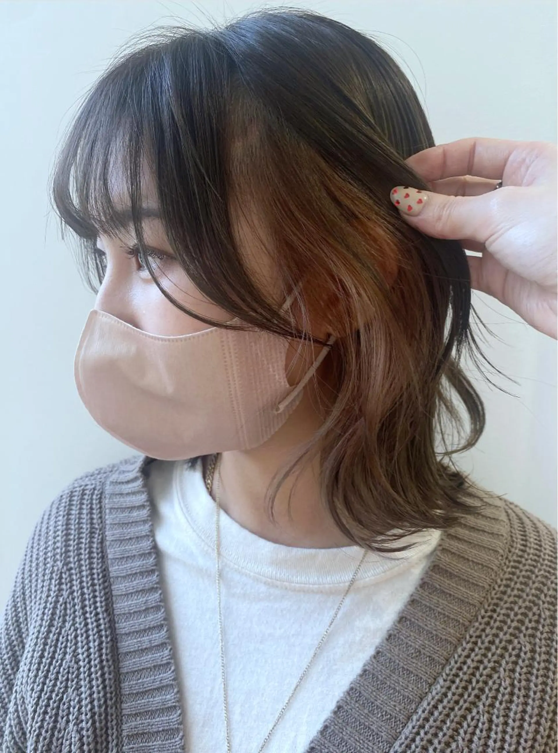 ミディアム カラー ベージュカラー オリーブベージュ くびれヘア 韓国風ヘア カット ヘアカラー ベージュ/インナー カラー🤍Rieのヘアスタイル