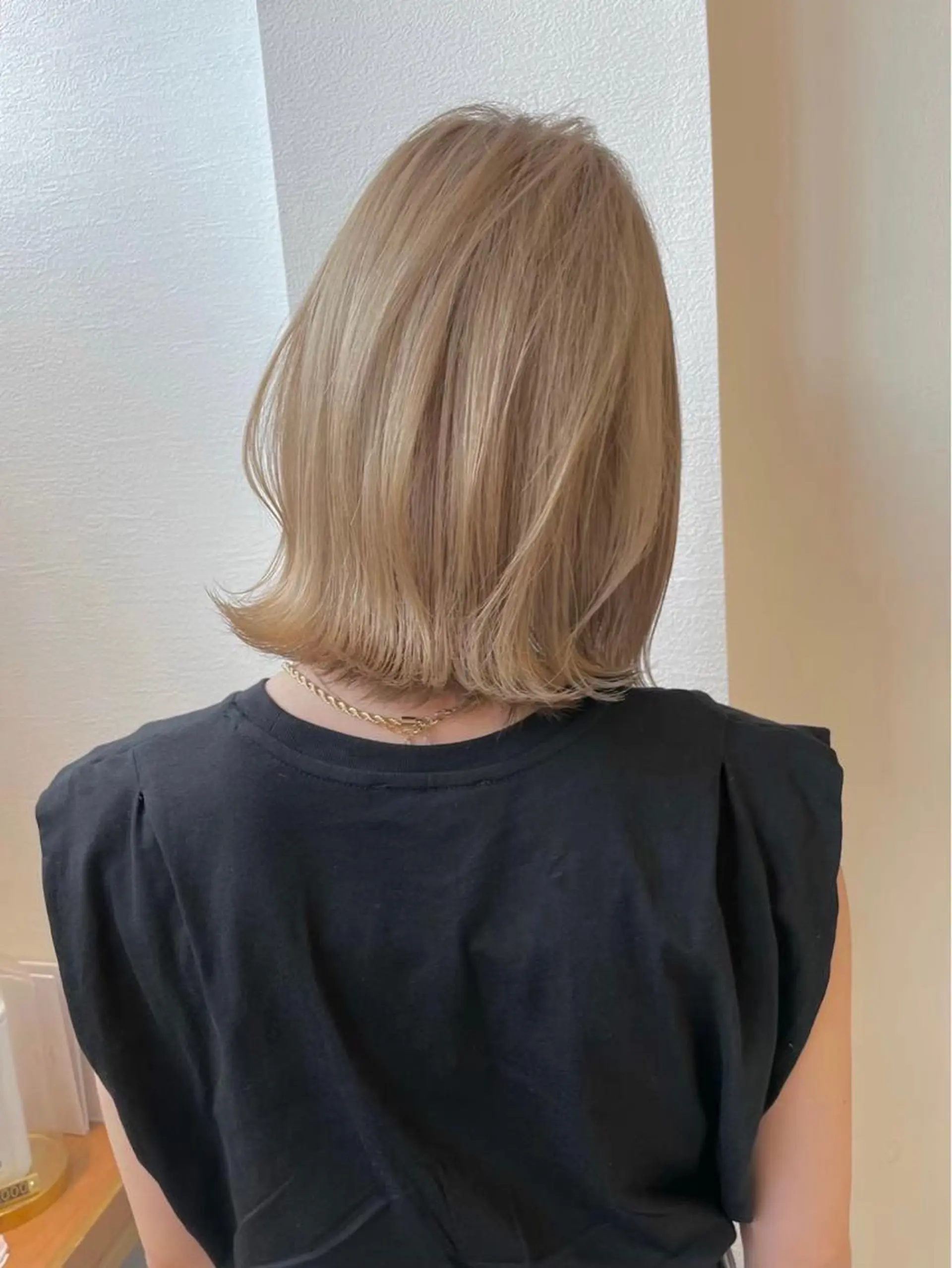ミディアム カラー ヘアアレンジ ベージュカラー ボブ ヘアカラー トリートメント 髪質改善【縮毛矯正】 美髪ボブを量産する人のヘアスタイル