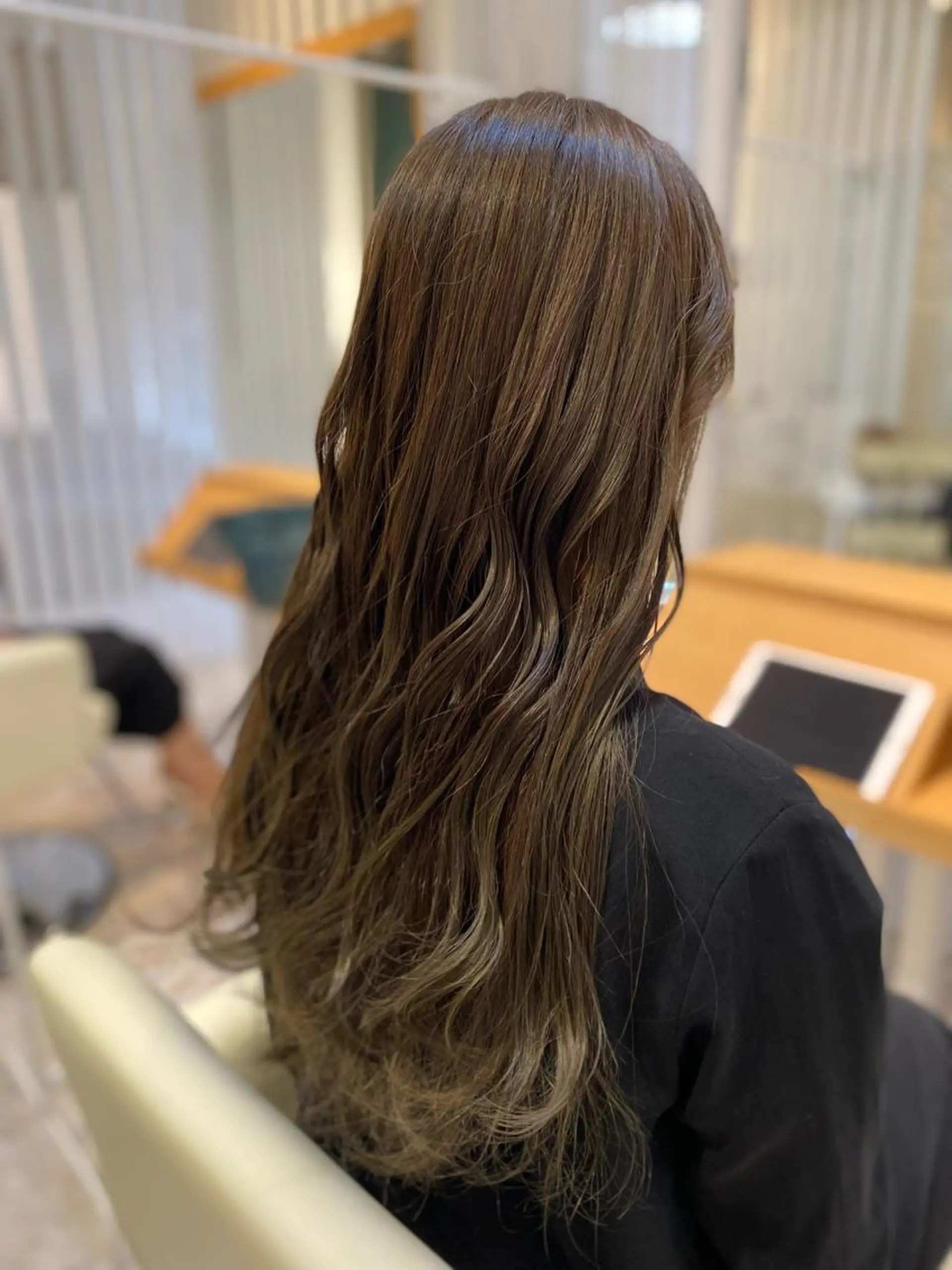 ロング カラー ヘアカラー 🌫️大人韓国ヘア 🌫️︎︎Yutoのヘアスタイル