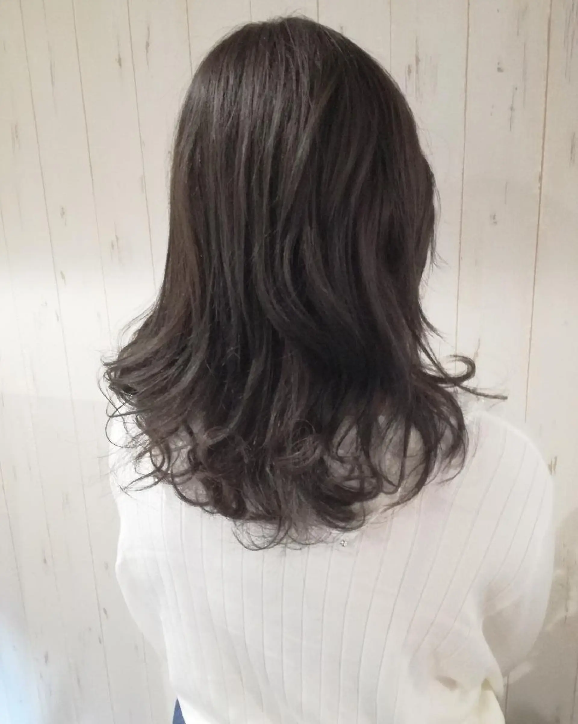 ミディアム カラー グレージュ 西川 敏夫のヘアスタイル