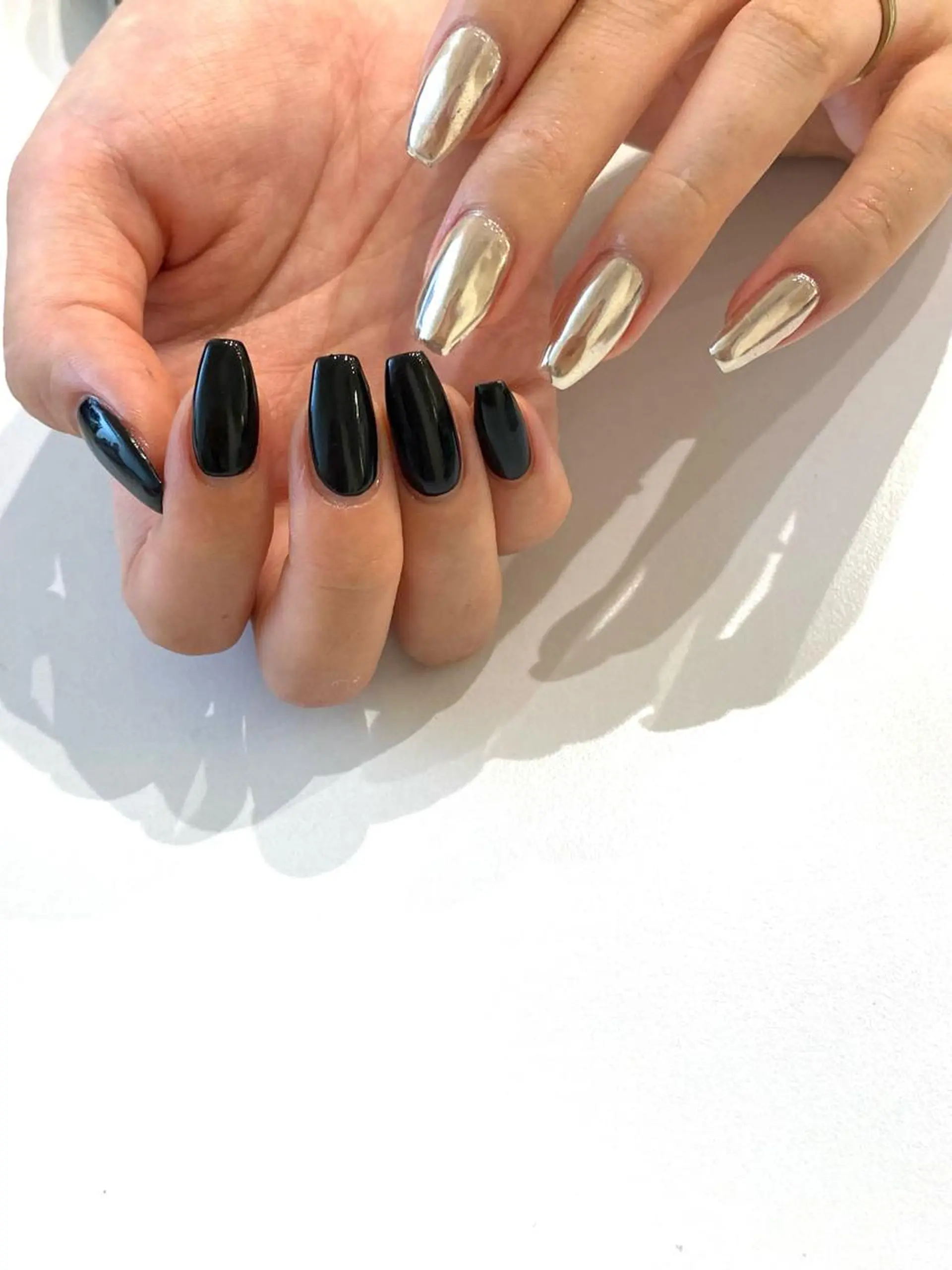 ネイル ミラーネイル ワンカラーネイル ハンドネイル Ann. nail.tokyo所属・Ann nailのネイルデザイン