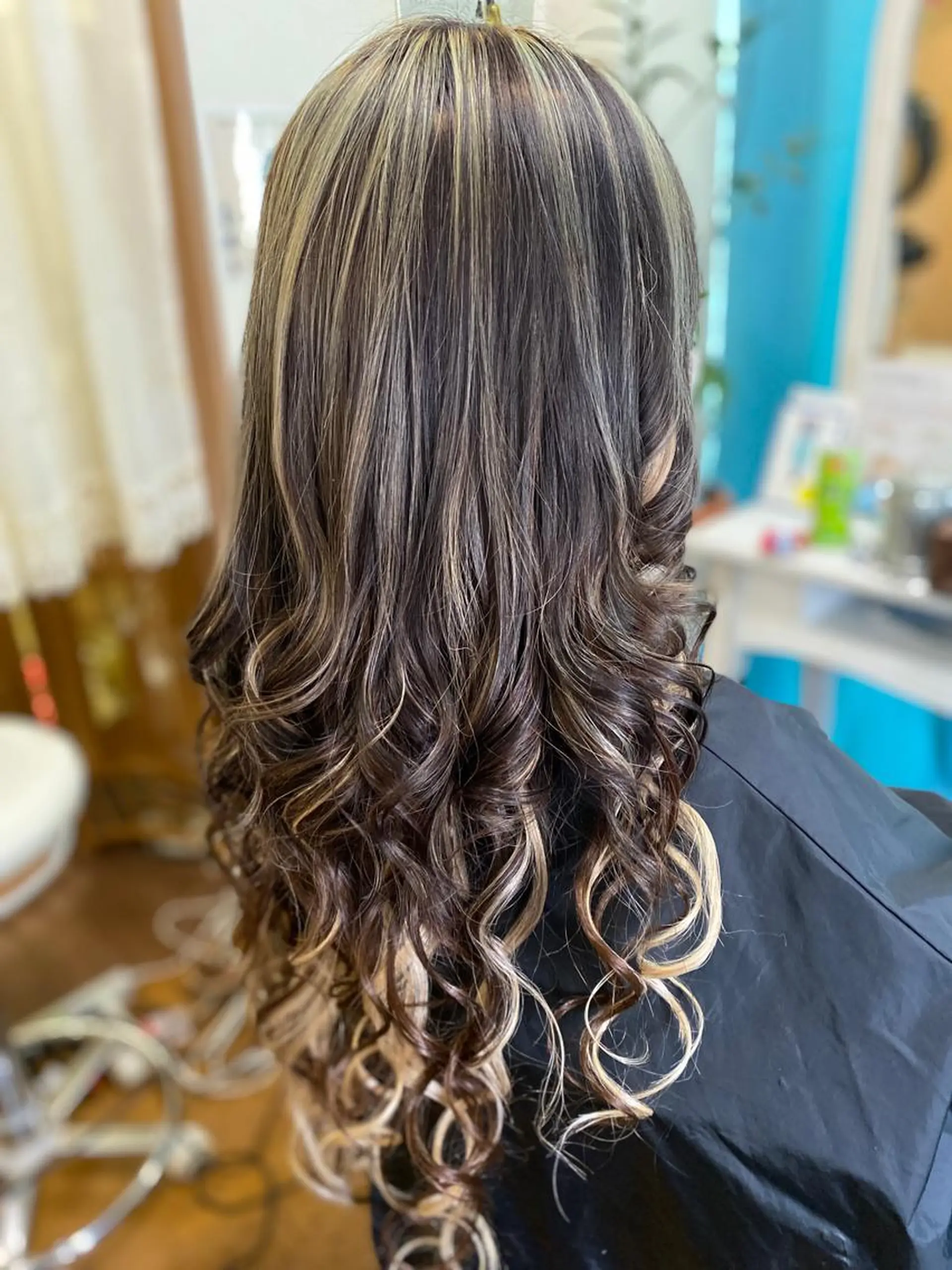 ロング カラー ハイライトカラー インナーカラー エクステ ハイライト hairmake Sakura松本真理のヘアスタイル