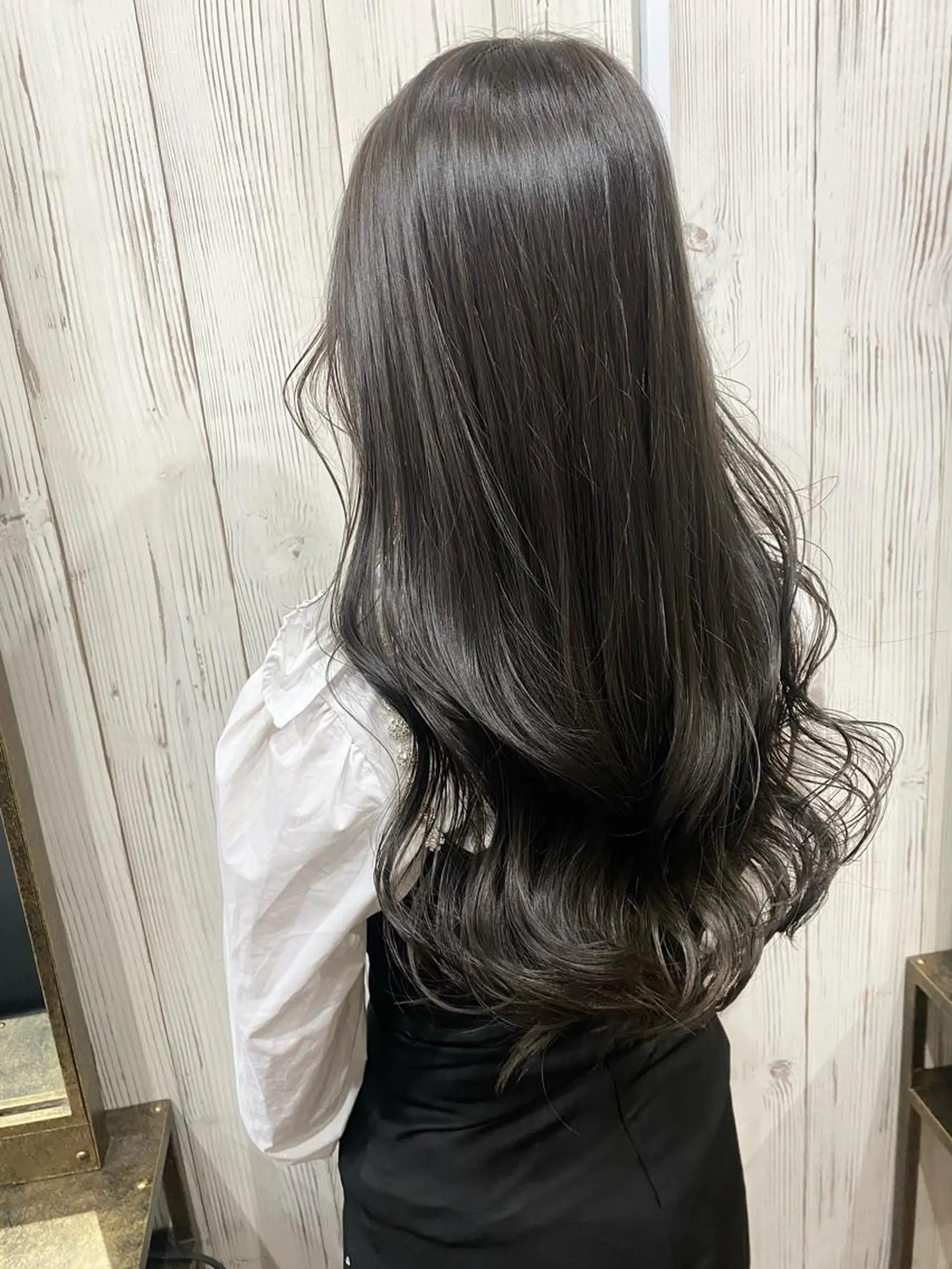 ロング アッシュ くびれヘア 外国人風カラー レイヤーカット カット ヘアカラー トリートメント reverie【レヴリー】所属・夜20時から限定2組 reverieあきらのヘアスタイル
