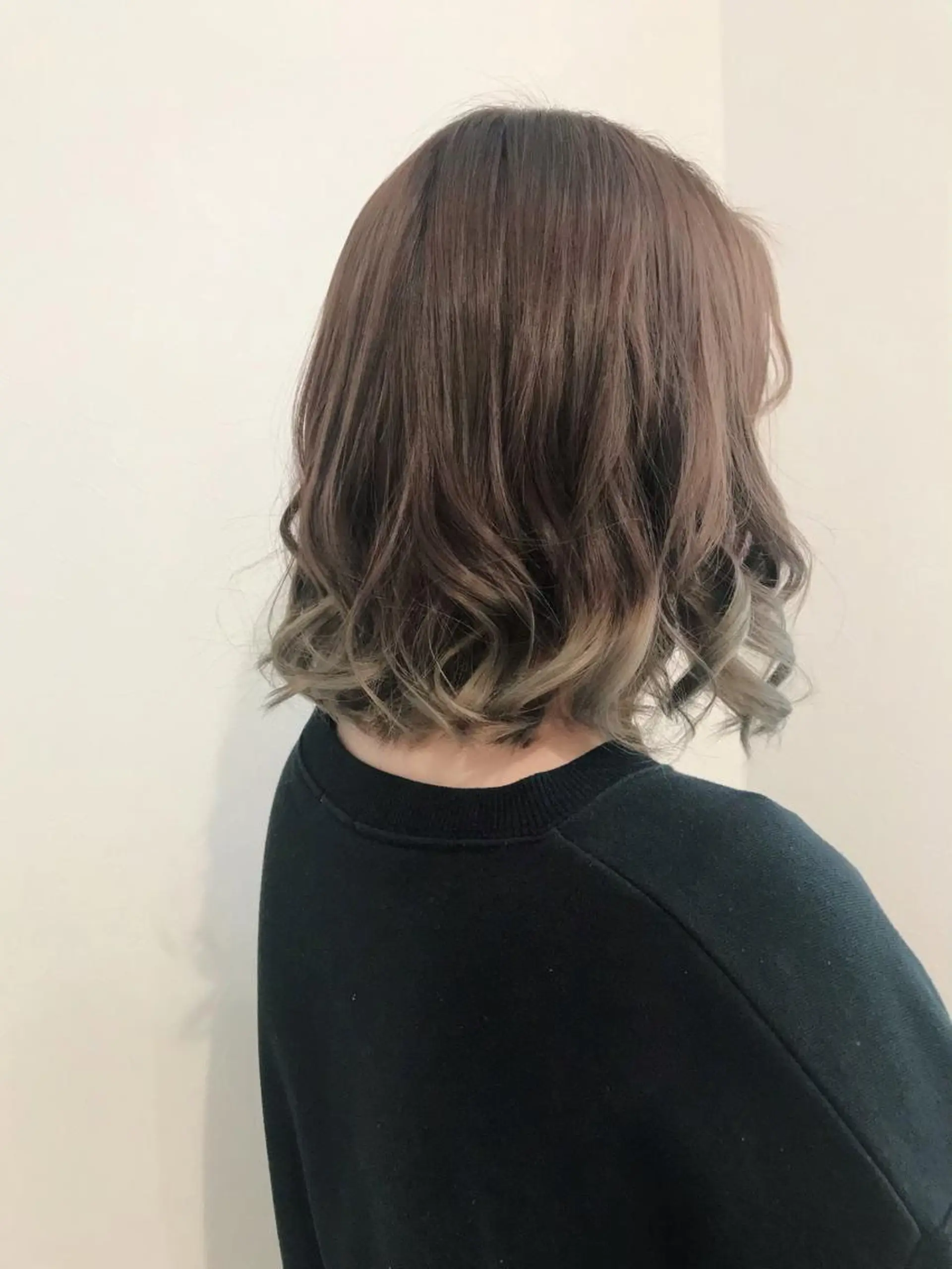 ミディアム カラー アッシュ ベージュカラー ブリーチ ミルクティーアッシュ 🍒memelu明石 🍒imamuraのマツエク・マツパデザイン