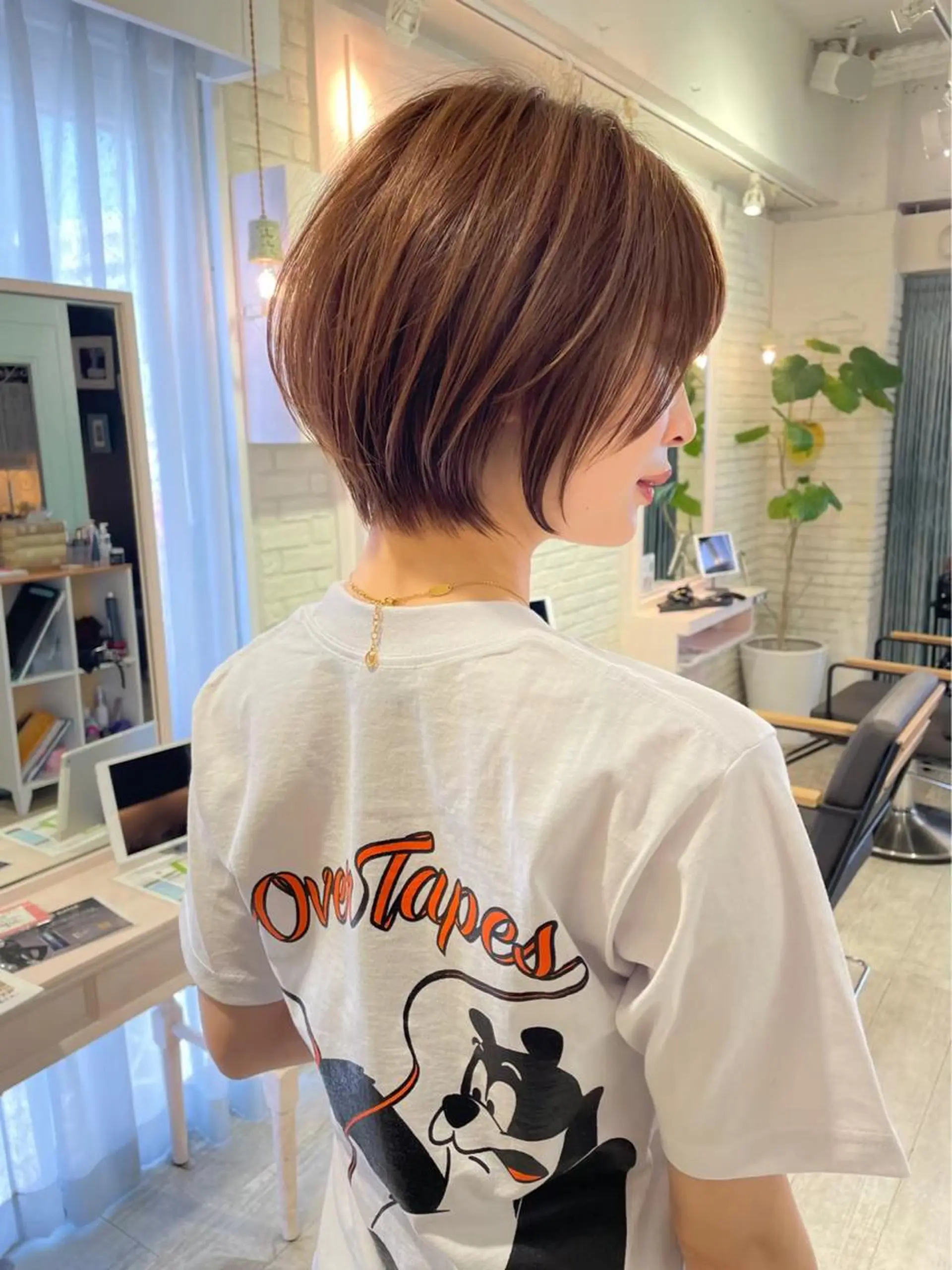 ショート ショートボブ ボブ ショートヘア カット ヘアカラー トリートメント 💛美髪ハイトーン LEON🩶のヘアスタイル