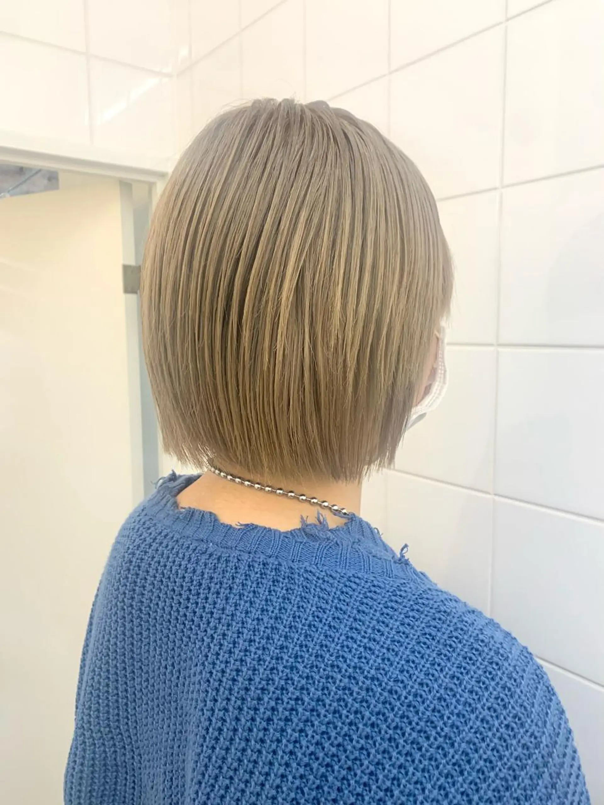 ショート カラー ヘアアレンジ カット ヘアカラー 🧨ブリーチー×ボブ レイヤー💎じゅえるのヘアスタイル