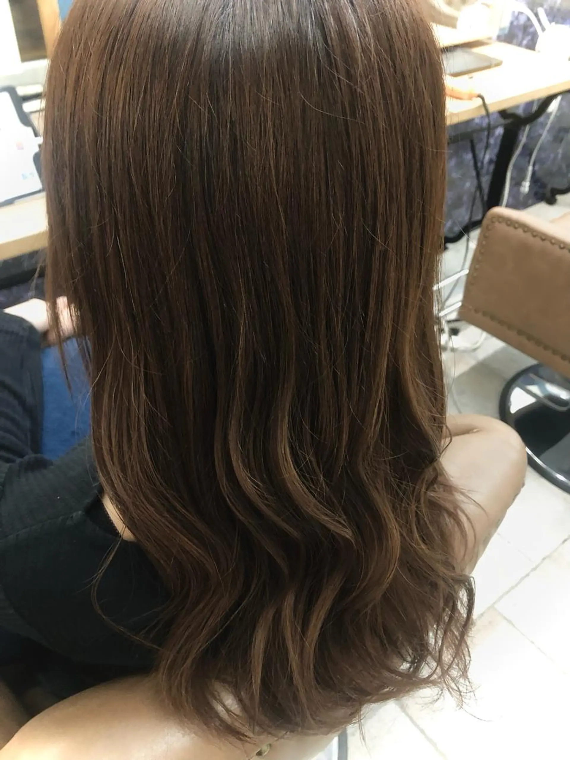 ロング カラー ブラウンカラー ダークブラウン ピンクカラー カラー/アイリスト 麻優のヘアスタイル