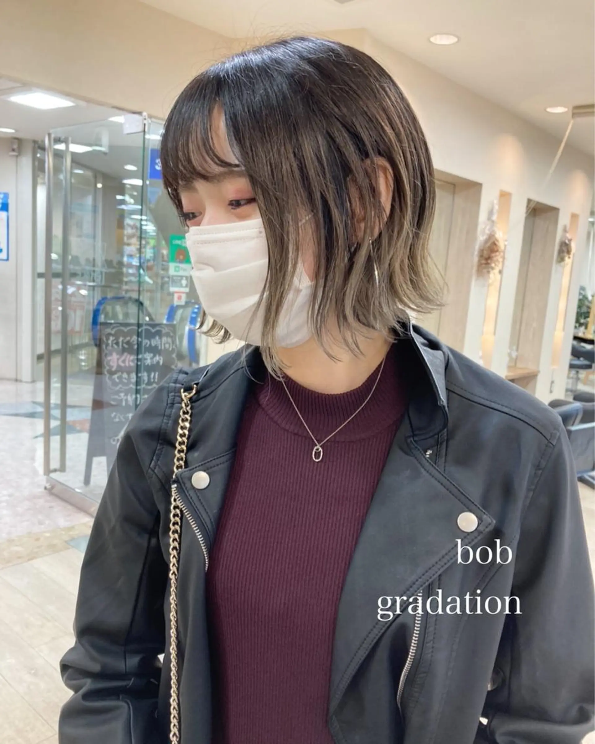 ショート カラー 切りっぱなしボブ ショートボブ ハンサムショート ブリーチ グラデーションカラー カット ヘアカラー トリートメント 朝がちょっと楽しくな るshort・bobのヘアスタイル