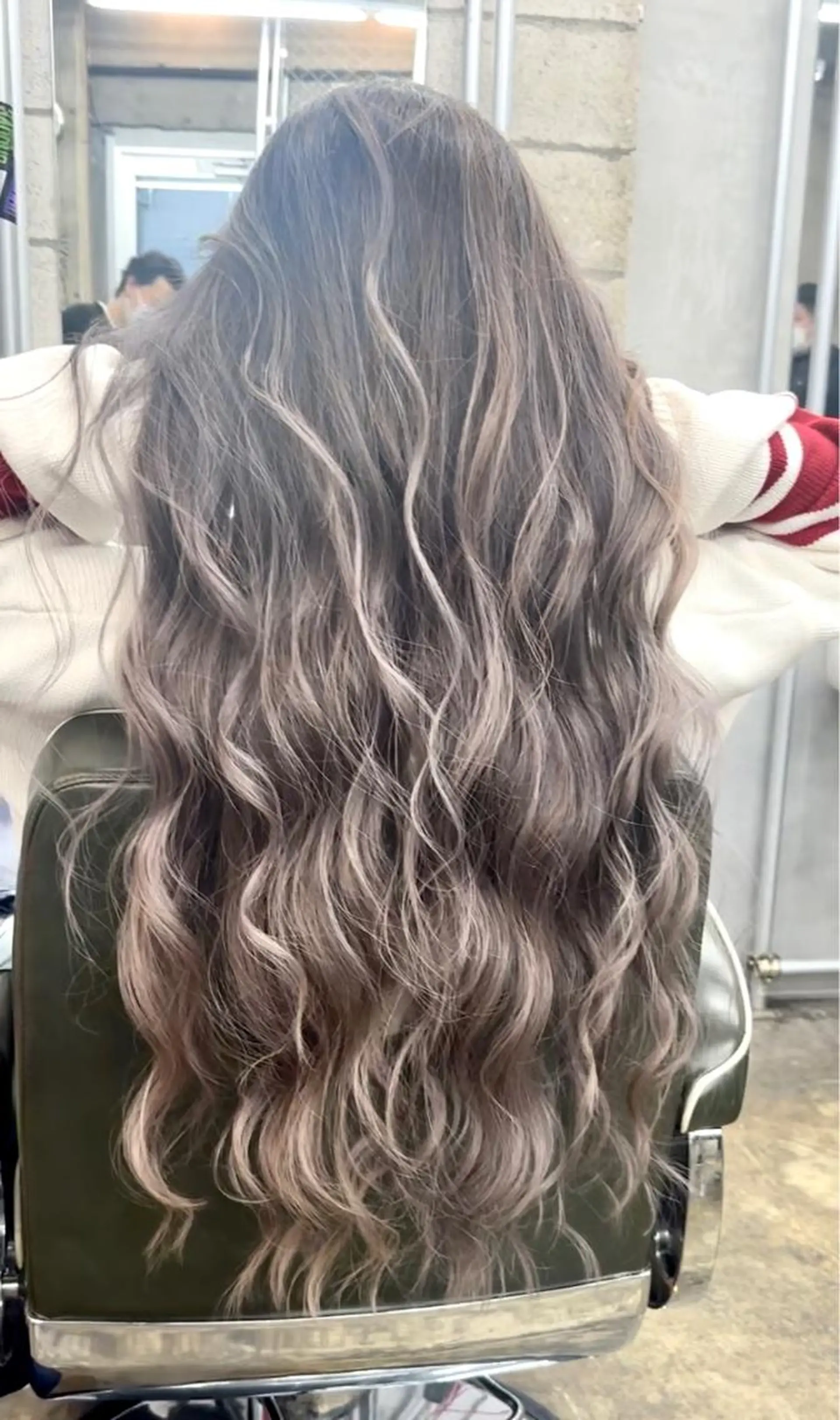 ロング レイヤーカット ヘアカラー トリートメント 美容室ジェミニ所属・小川 修平のヘアスタイル