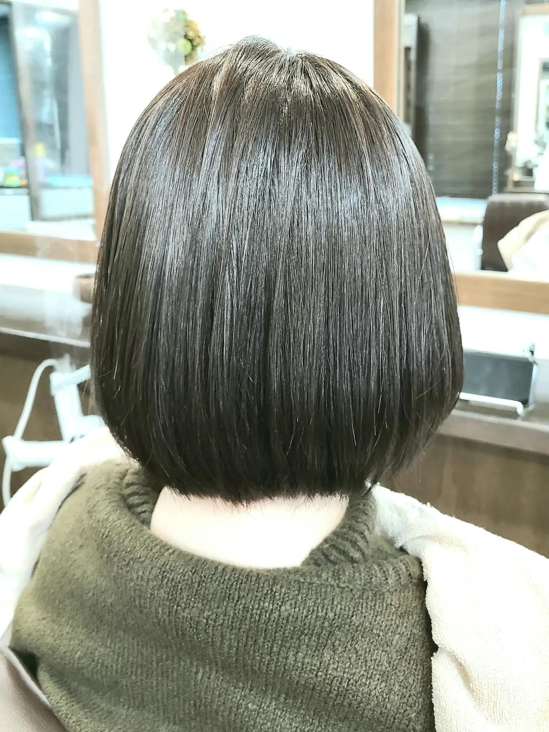 カラー ミディアム デザイナー Anne アンのヘアスタイル