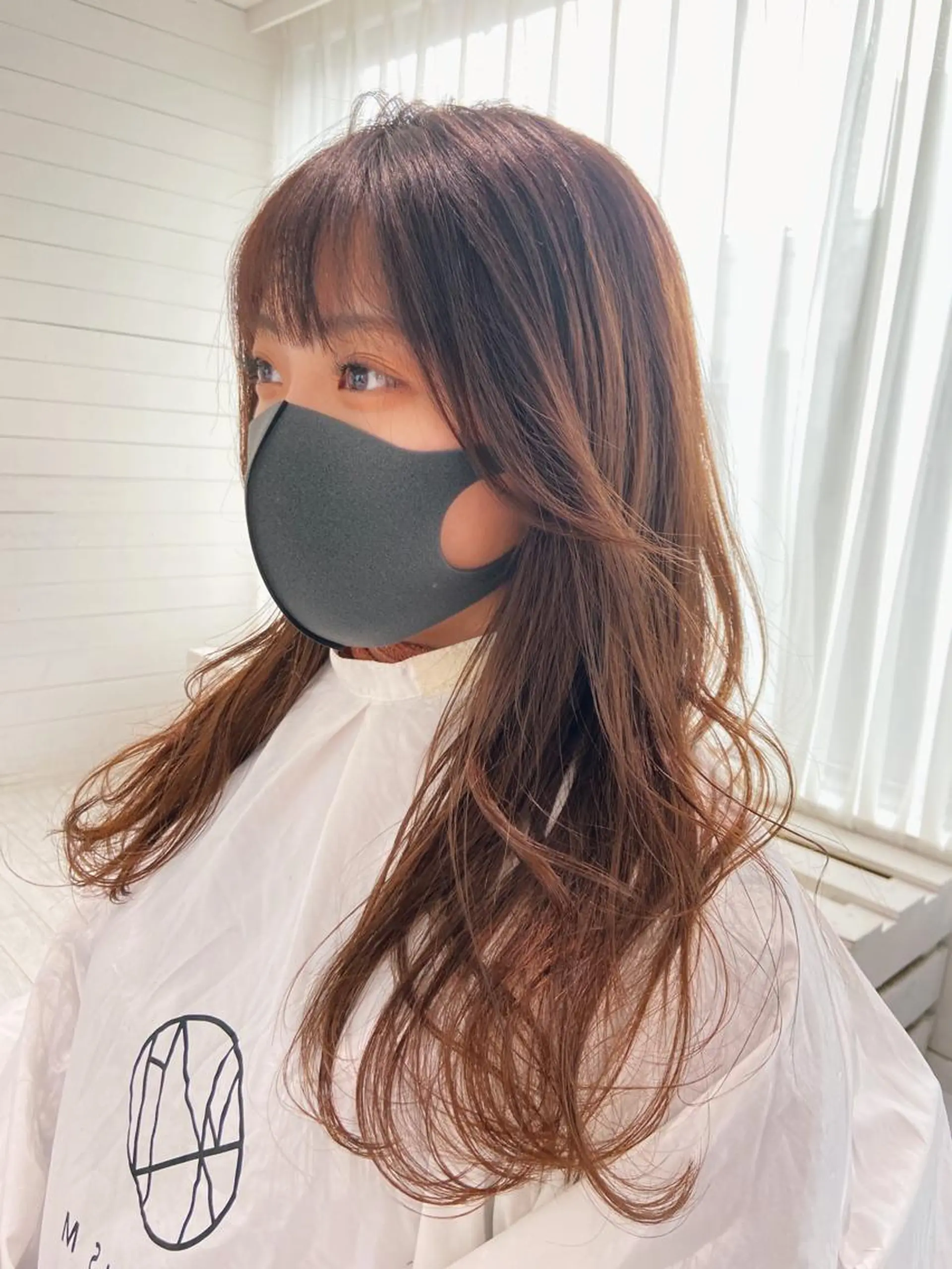 ロング レイヤーカット AHNKISM所属・トレンドレイヤー/ 透明感カラーのヘアスタイル