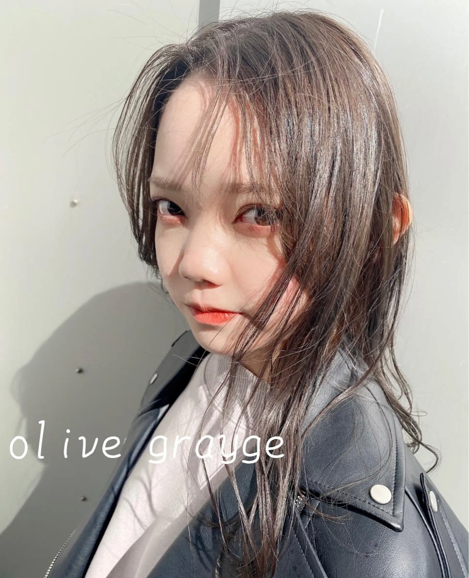 セミロング sugino miyuuのヘアスタイル