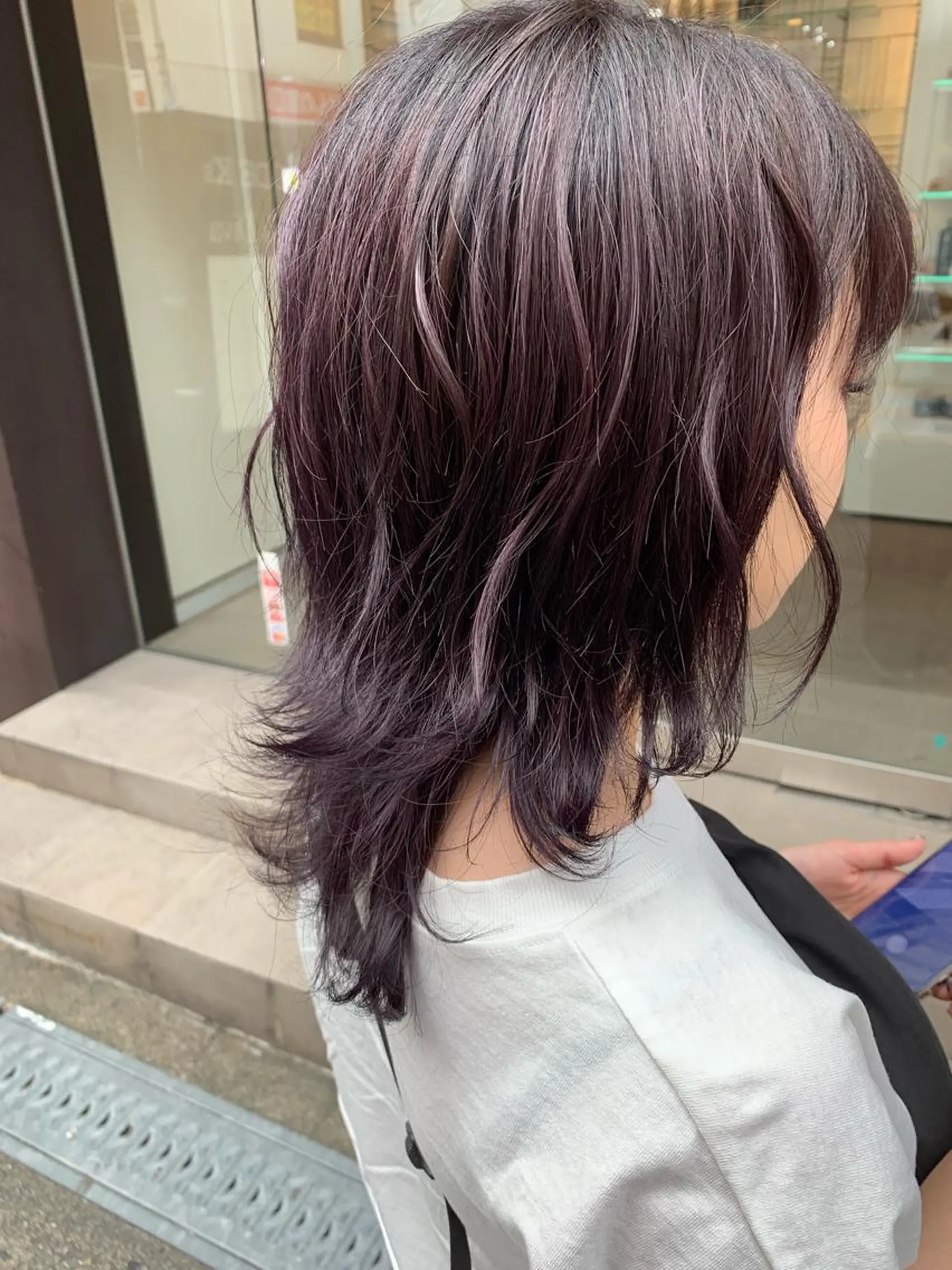 ミディアム カラー パープルカラー カット ヘアカラー トリートメント 美髪形成!色素改善! 秋田 和輝のヘアスタイル