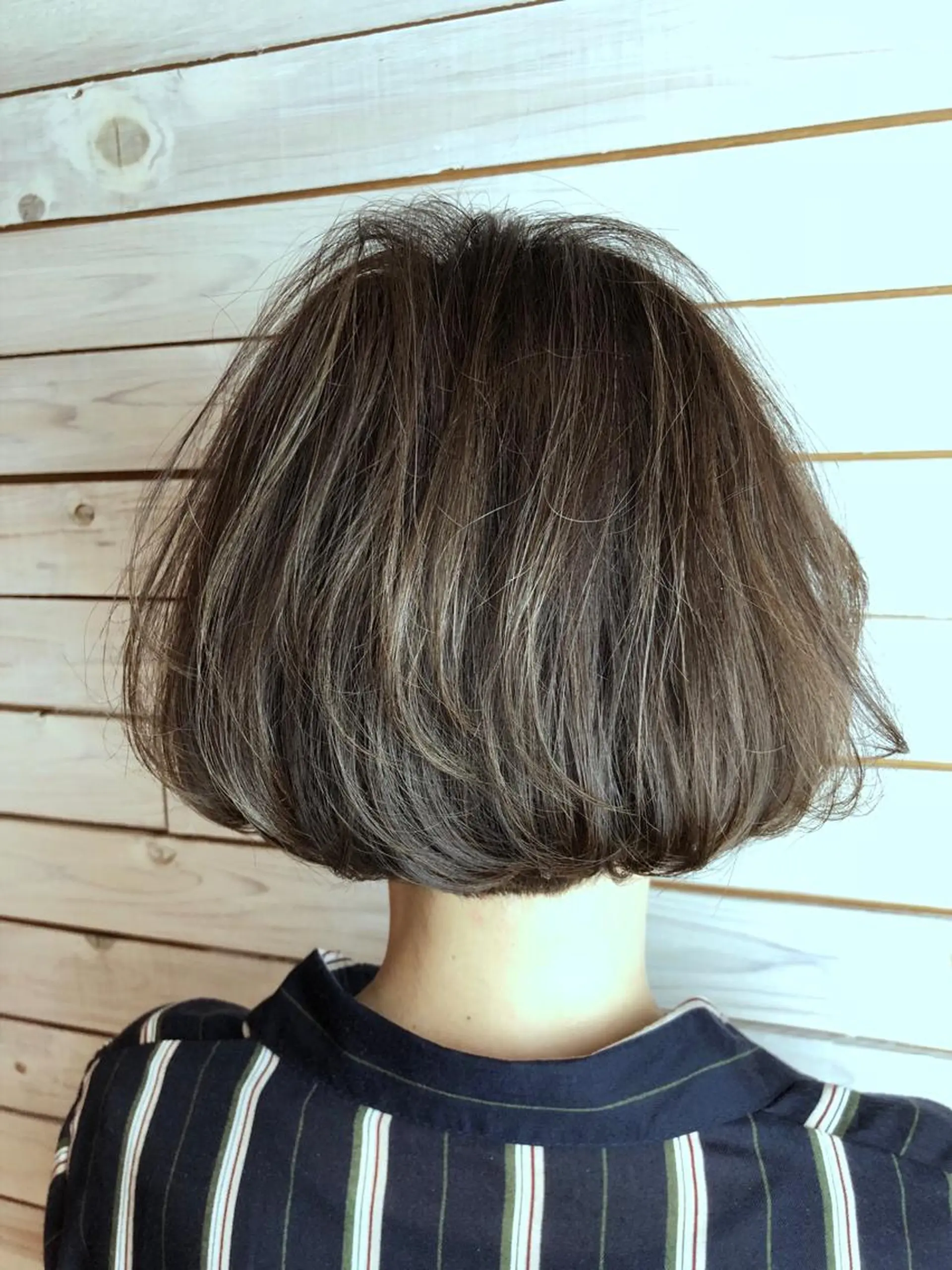 ショート カラー 藤井 一輝のヘアスタイル