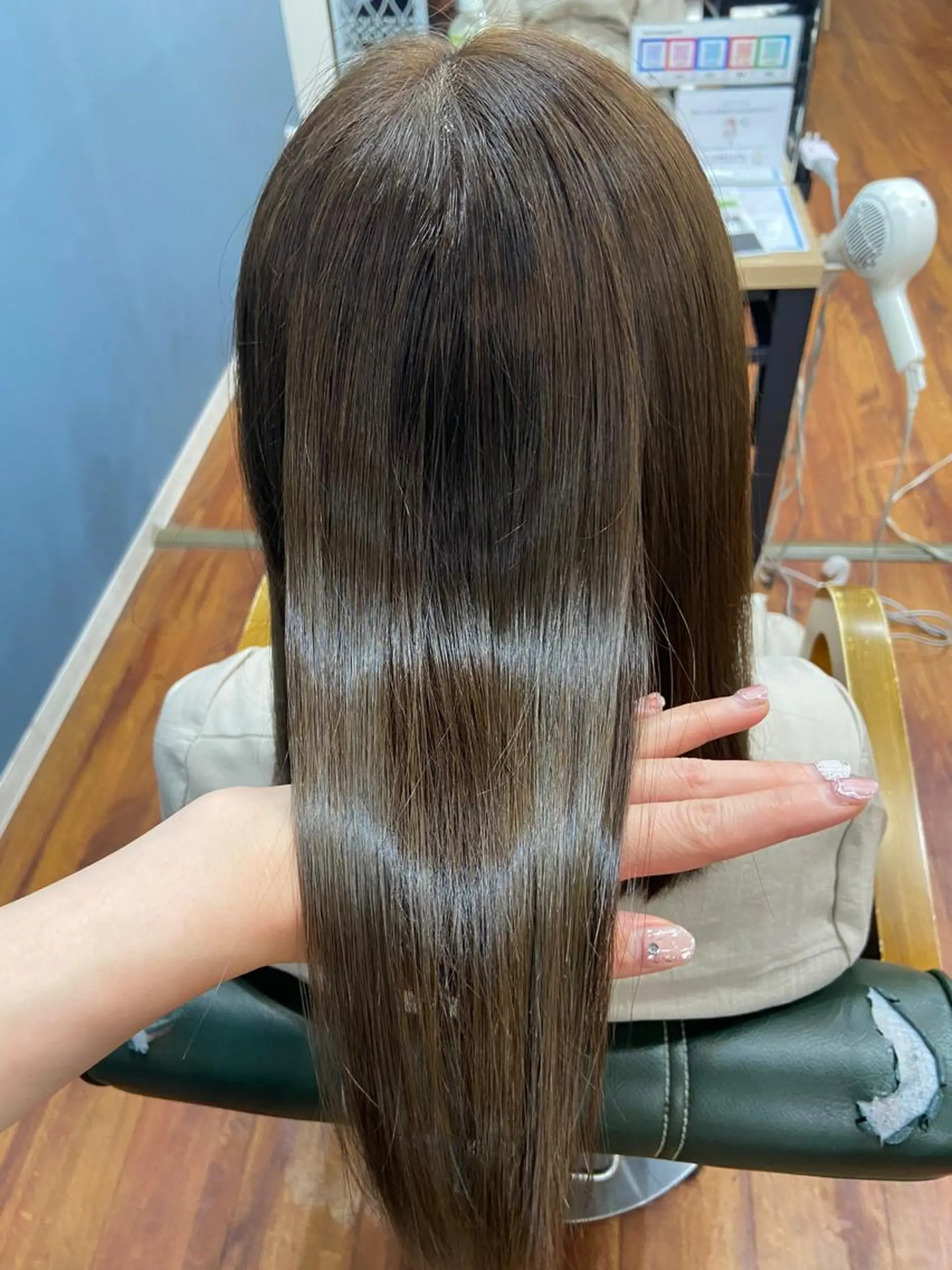 セミロング 髪質改善 トリートメント 伏見稲荷/髪質改善/ ブリーチ/西川奈穂のヘアスタイル