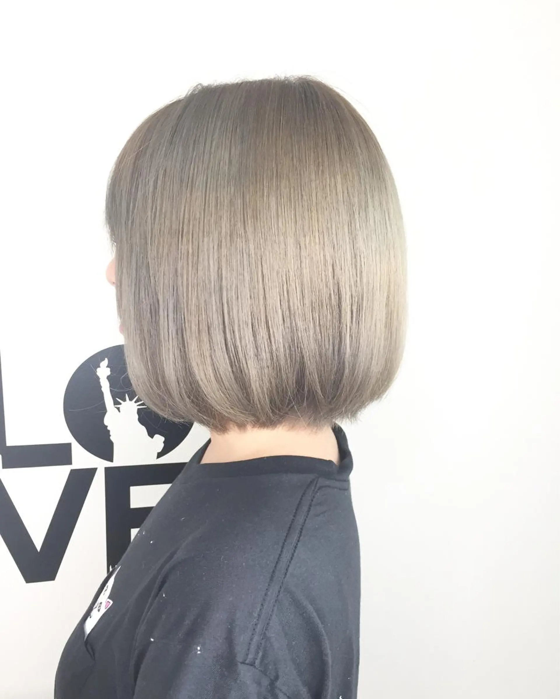 ミディアム カラー ベージュカラー ハイトーンカラー ホワイトベージュ ✂️小顔カット✂️ 山本有紀のヘアスタイル