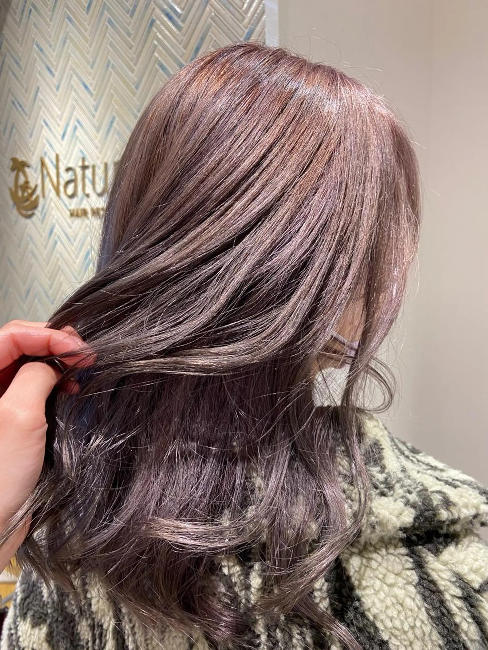セミロング マツザキ チナツのヘアスタイル