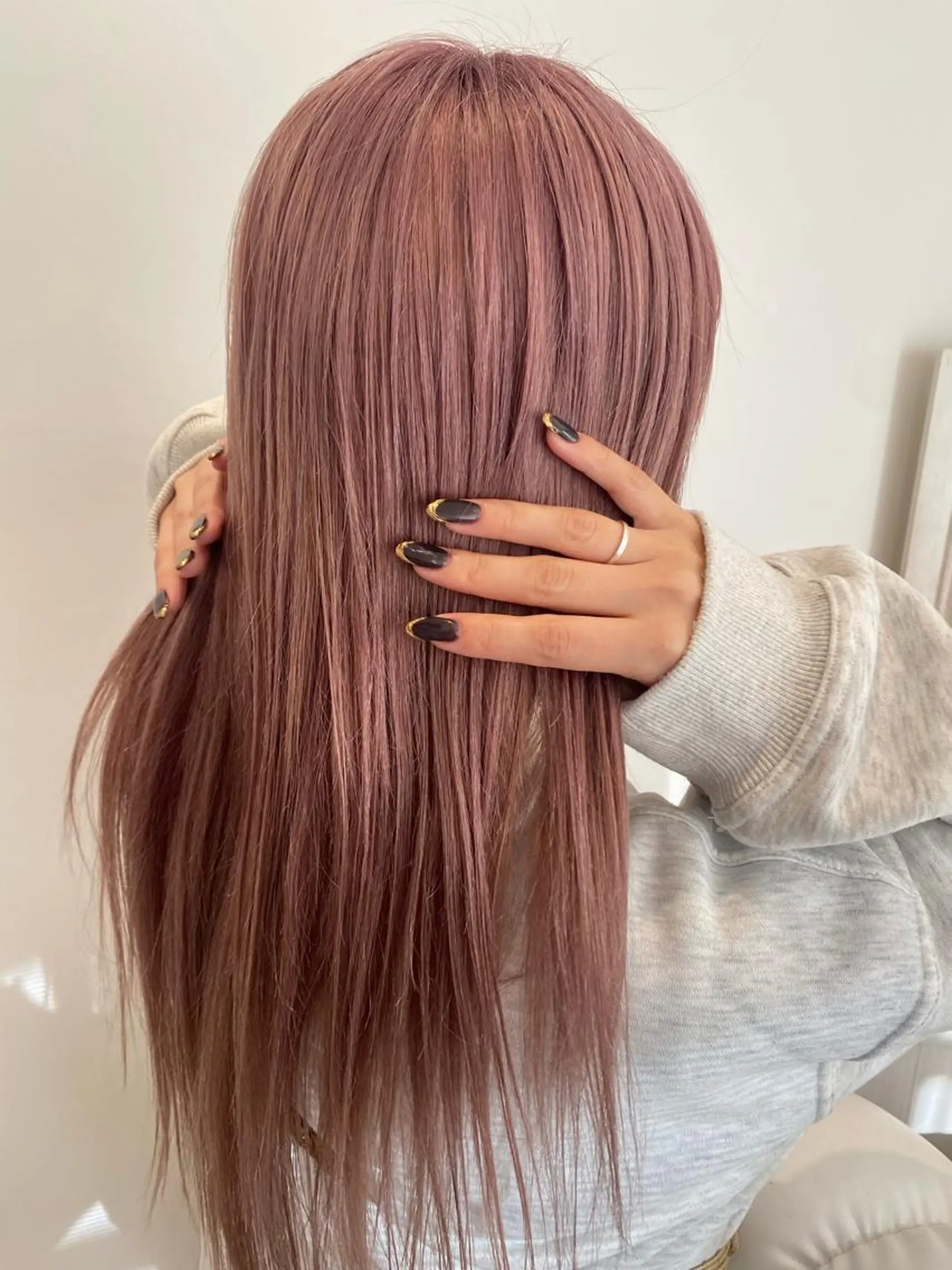 ロング カラー ブリーチ 増井 彩乃のヘアスタイル